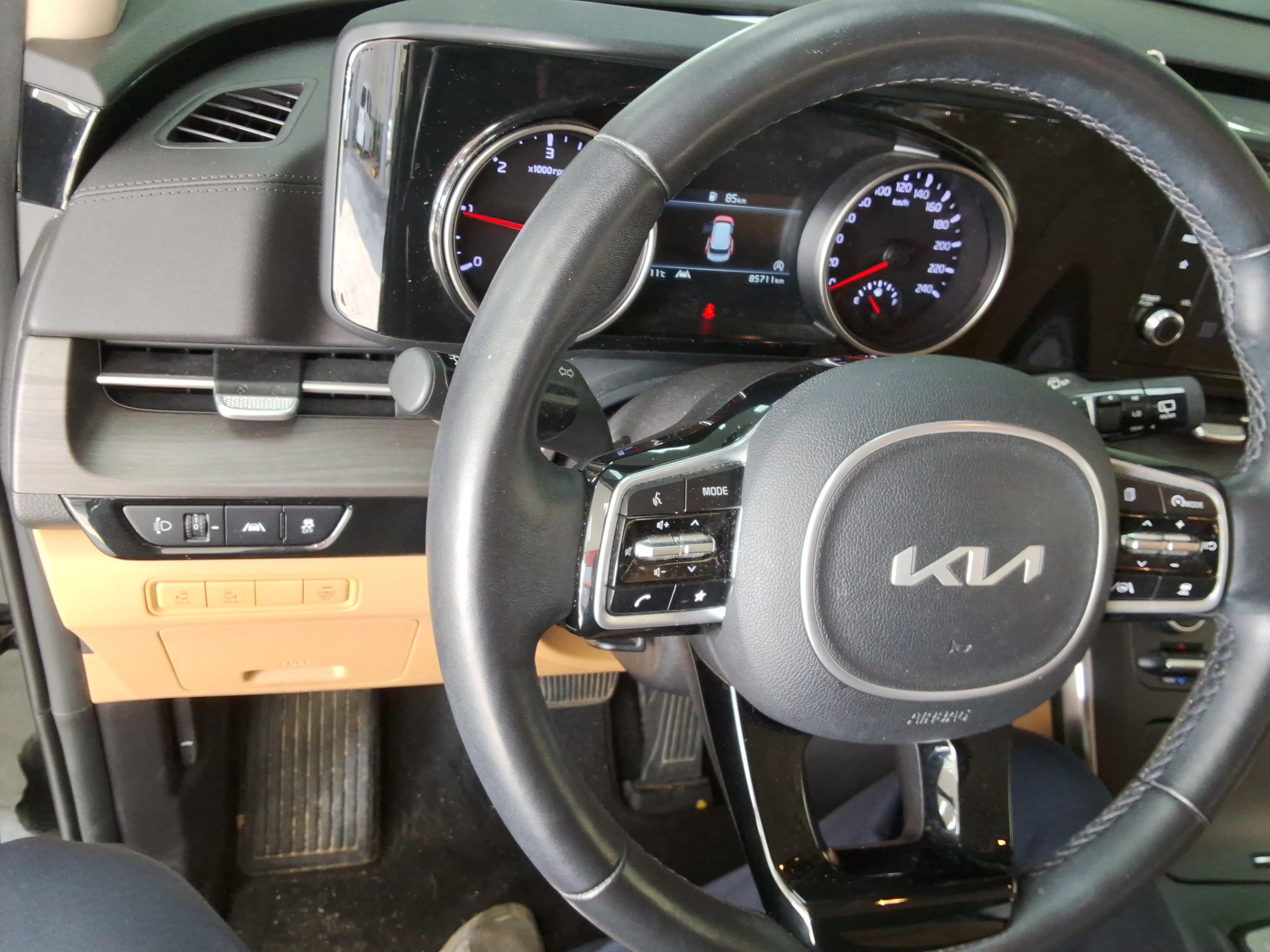 كيا كارنيفال 2022 - صورة 16