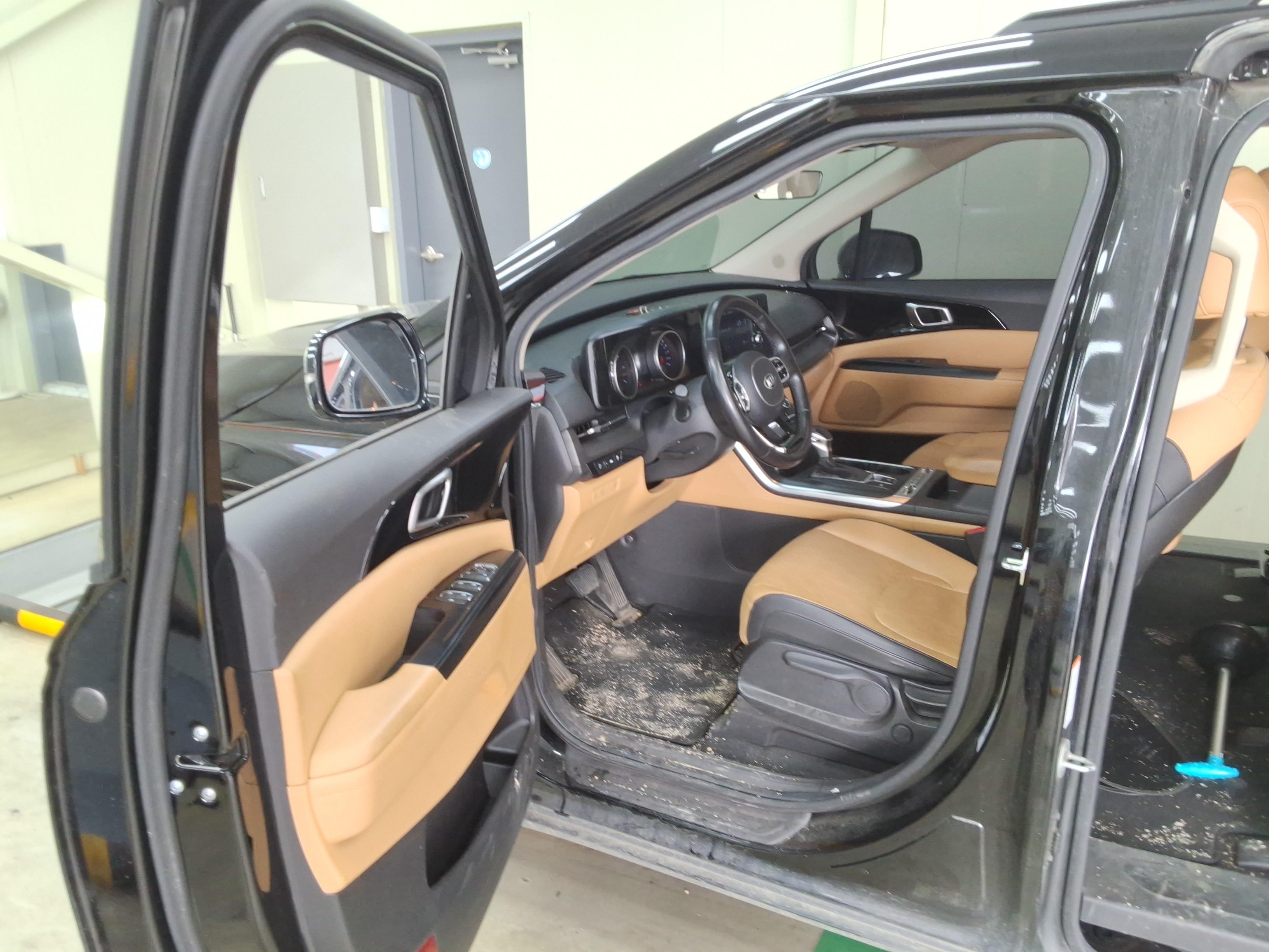 كيا كارنيفال 2021 - صورة 9