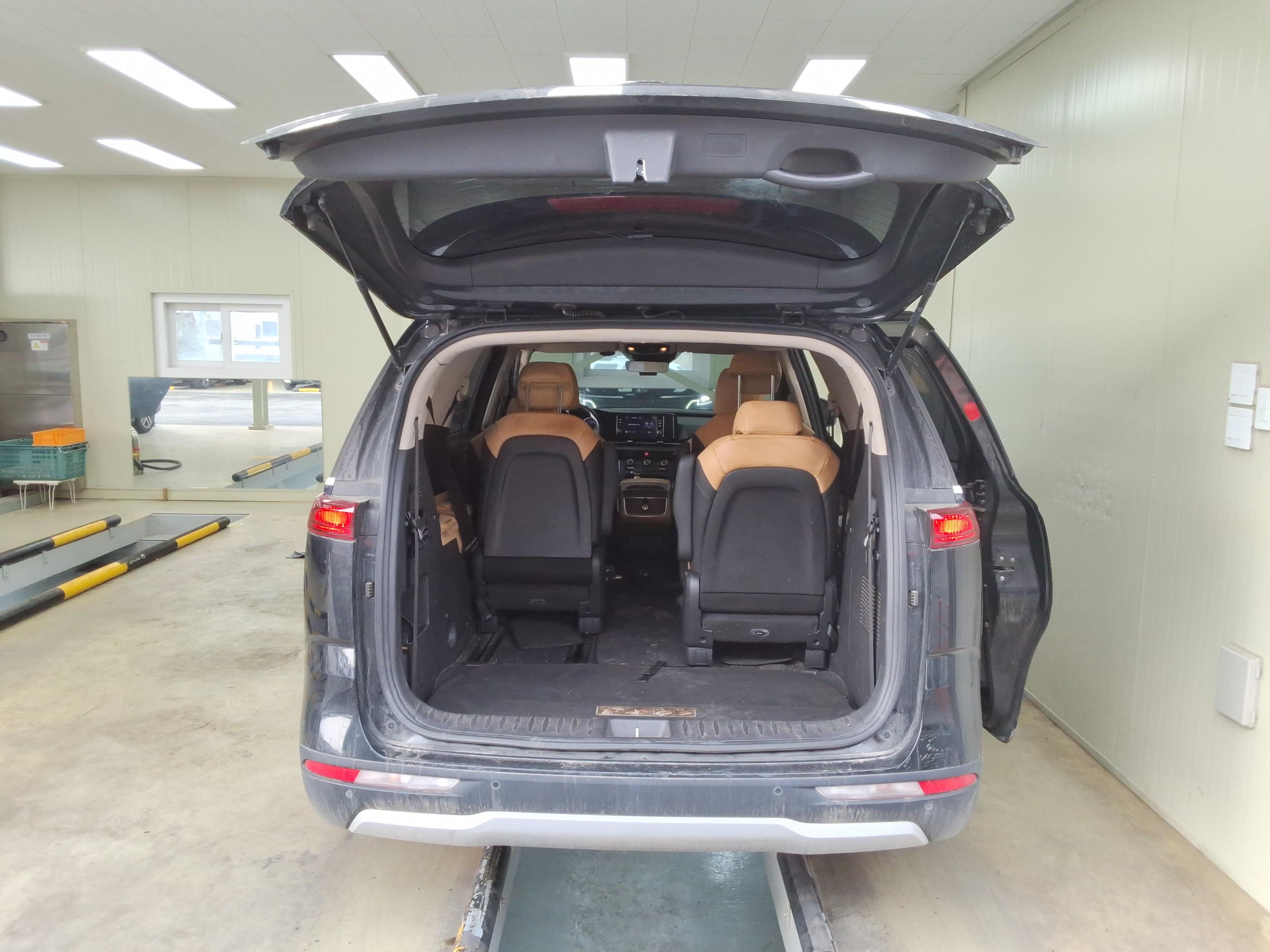 كيا كارنيفال 2021 - صورة 12