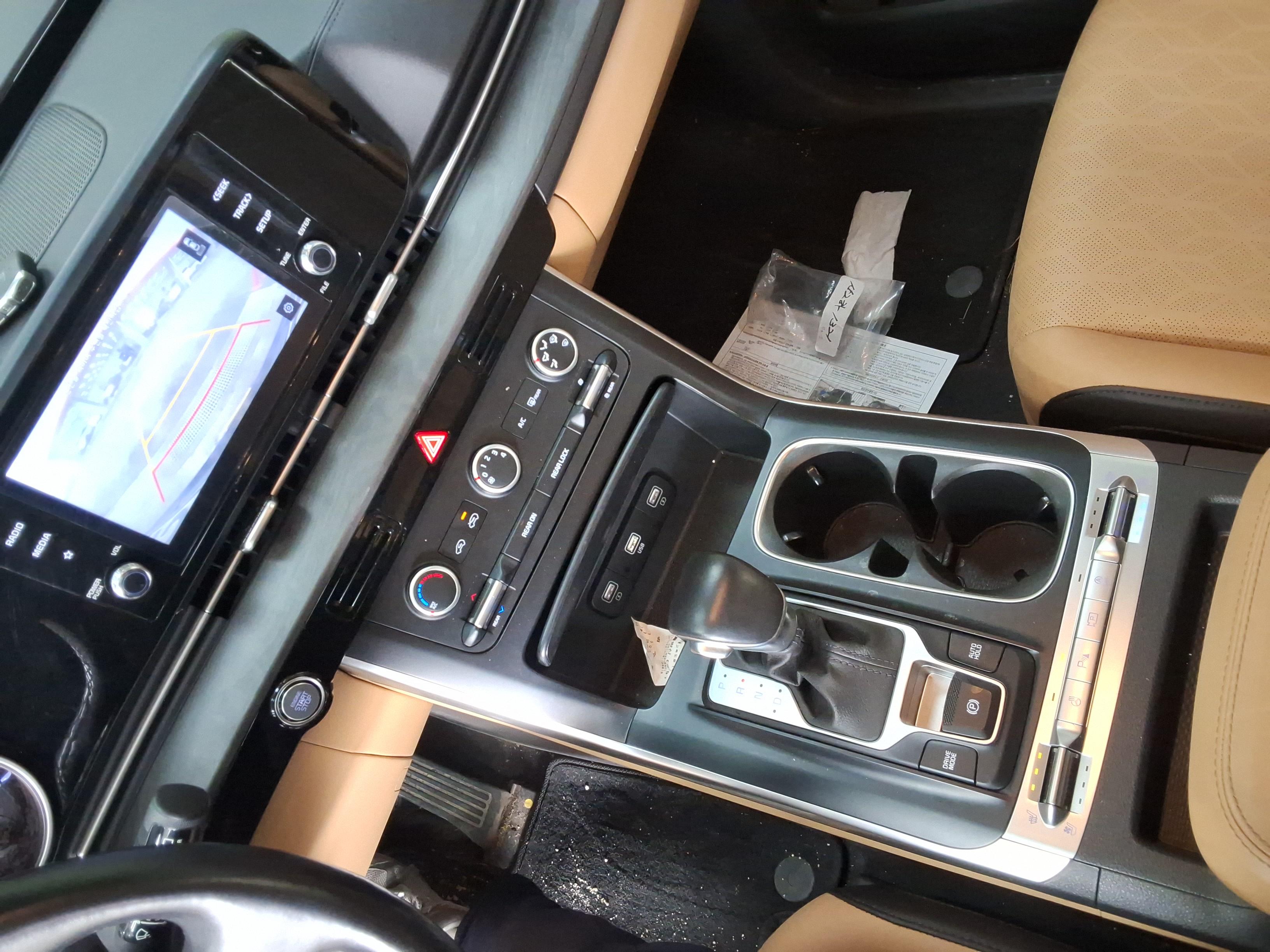 كيا كارنيفال 2021 - صورة 17