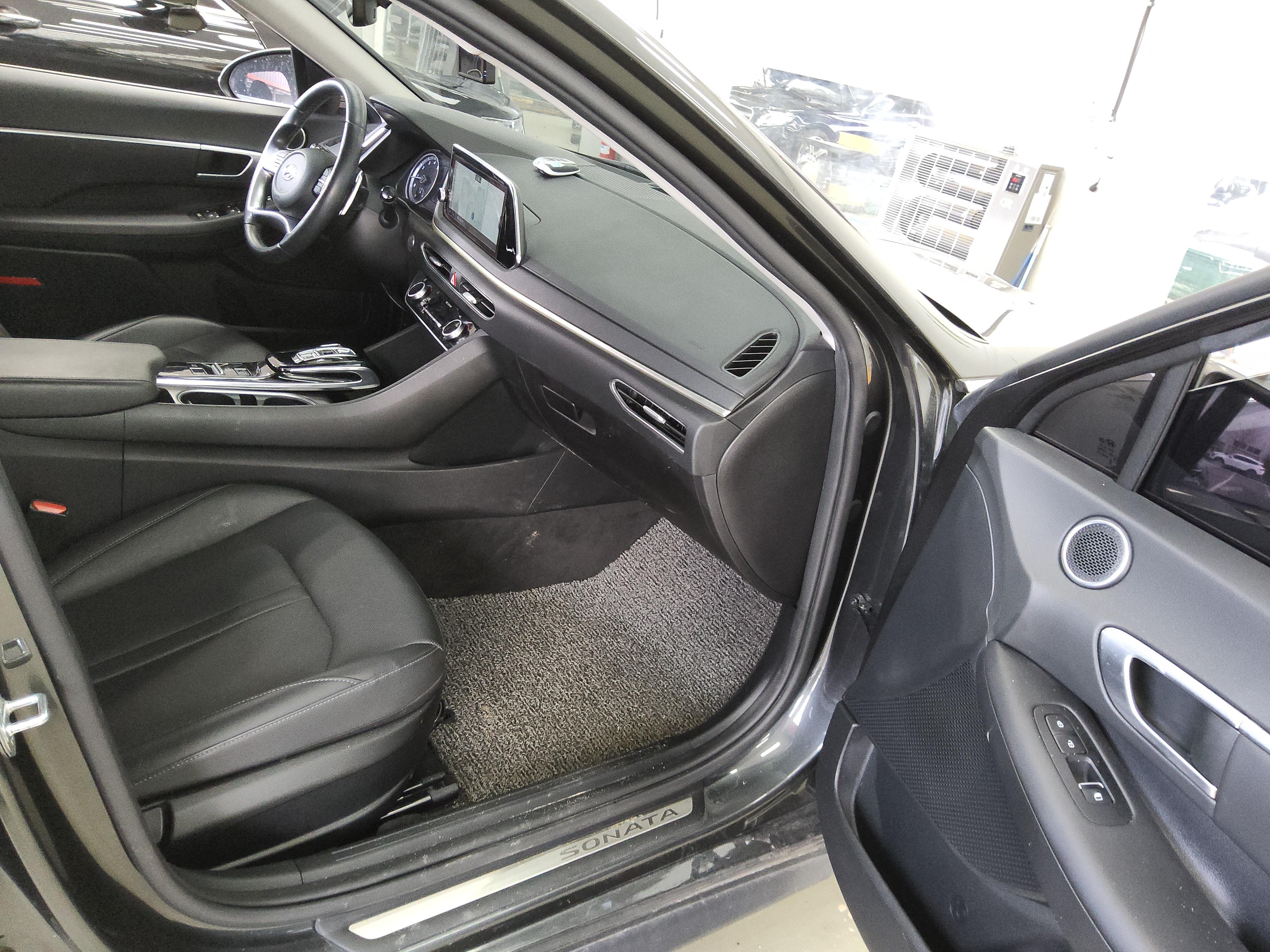 Hyundai Sonata 2021 - Image 14