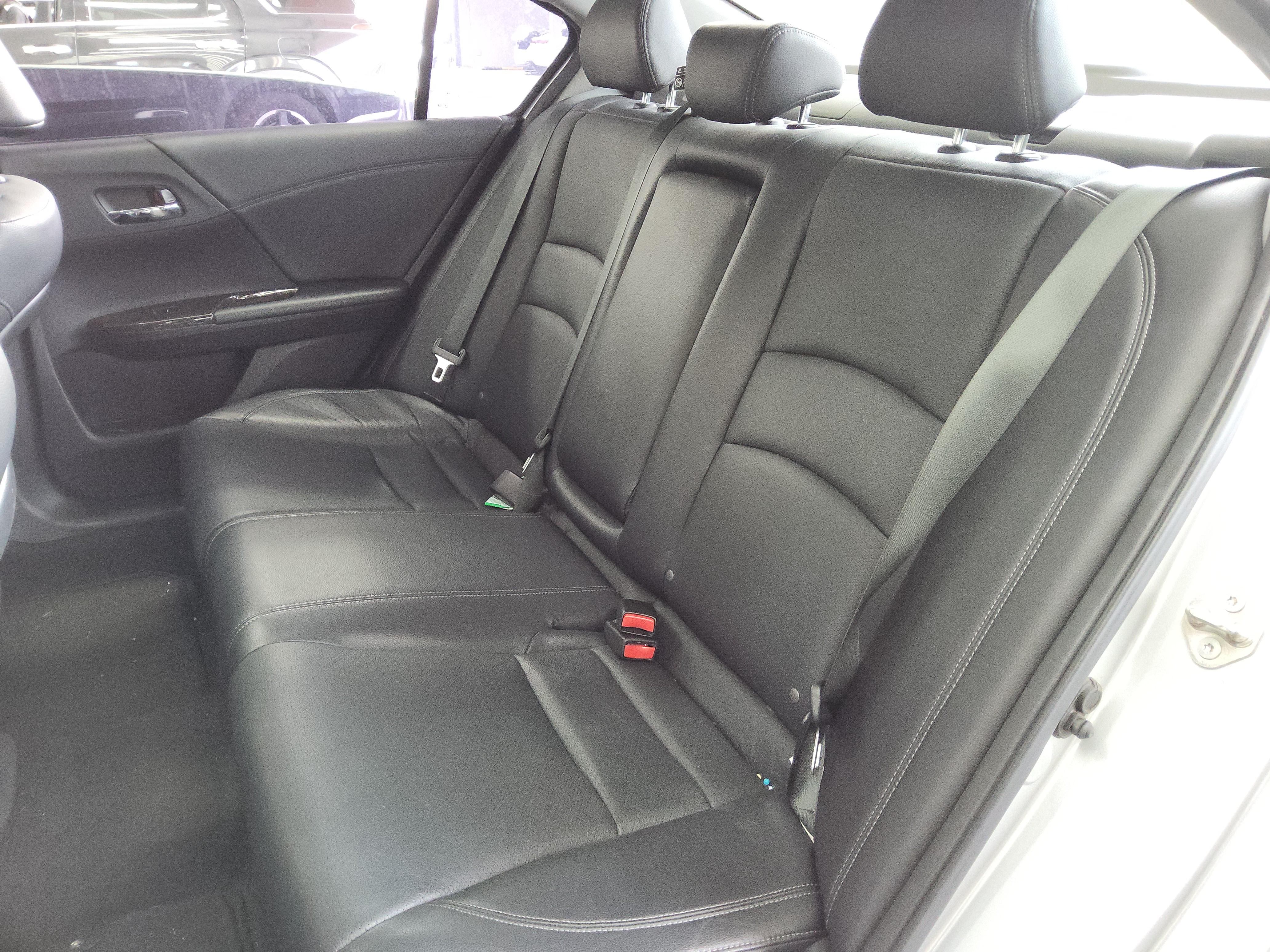 هوندا أكورد 2014 - صورة 12