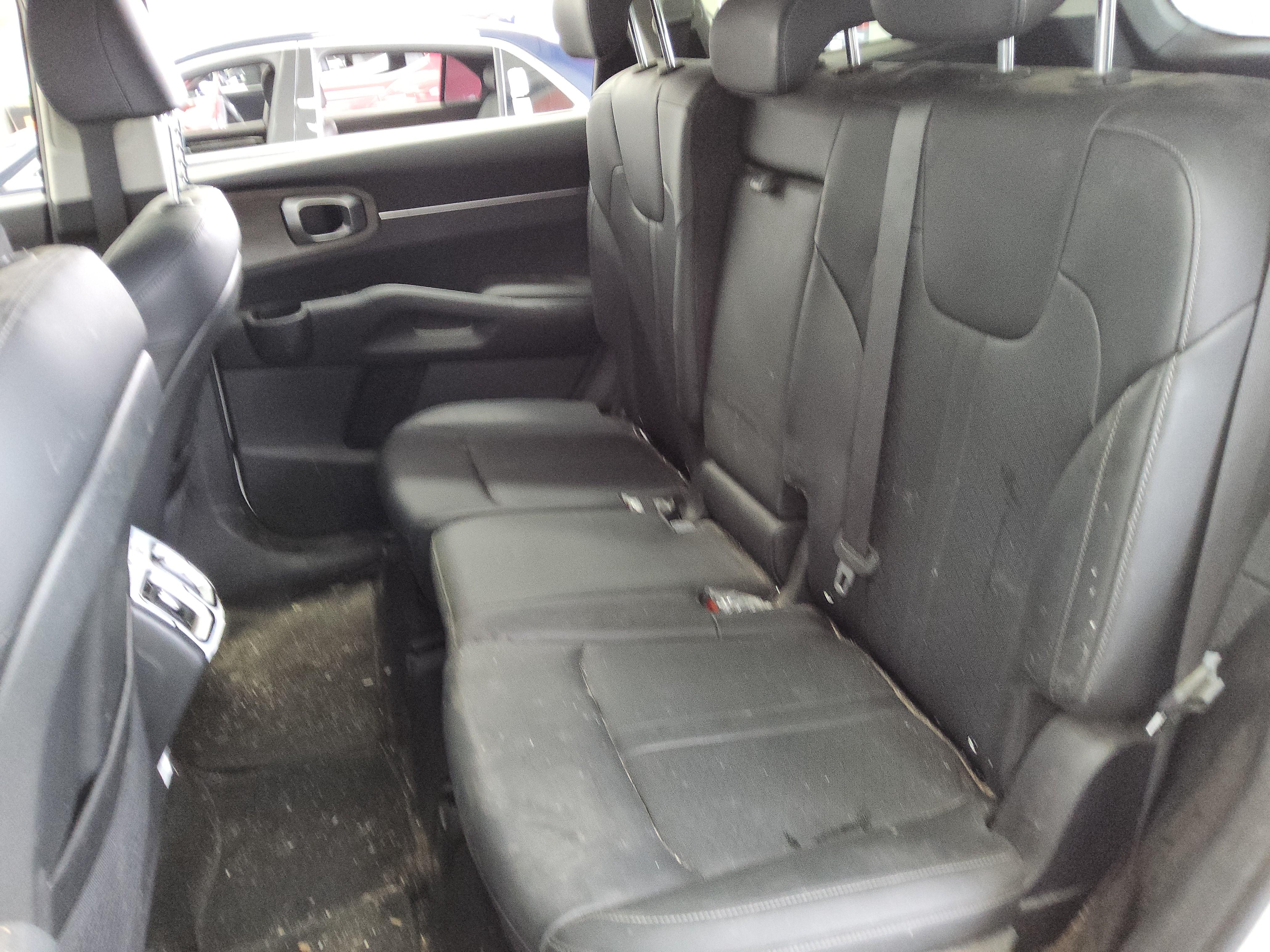 Kia Sorento - 12