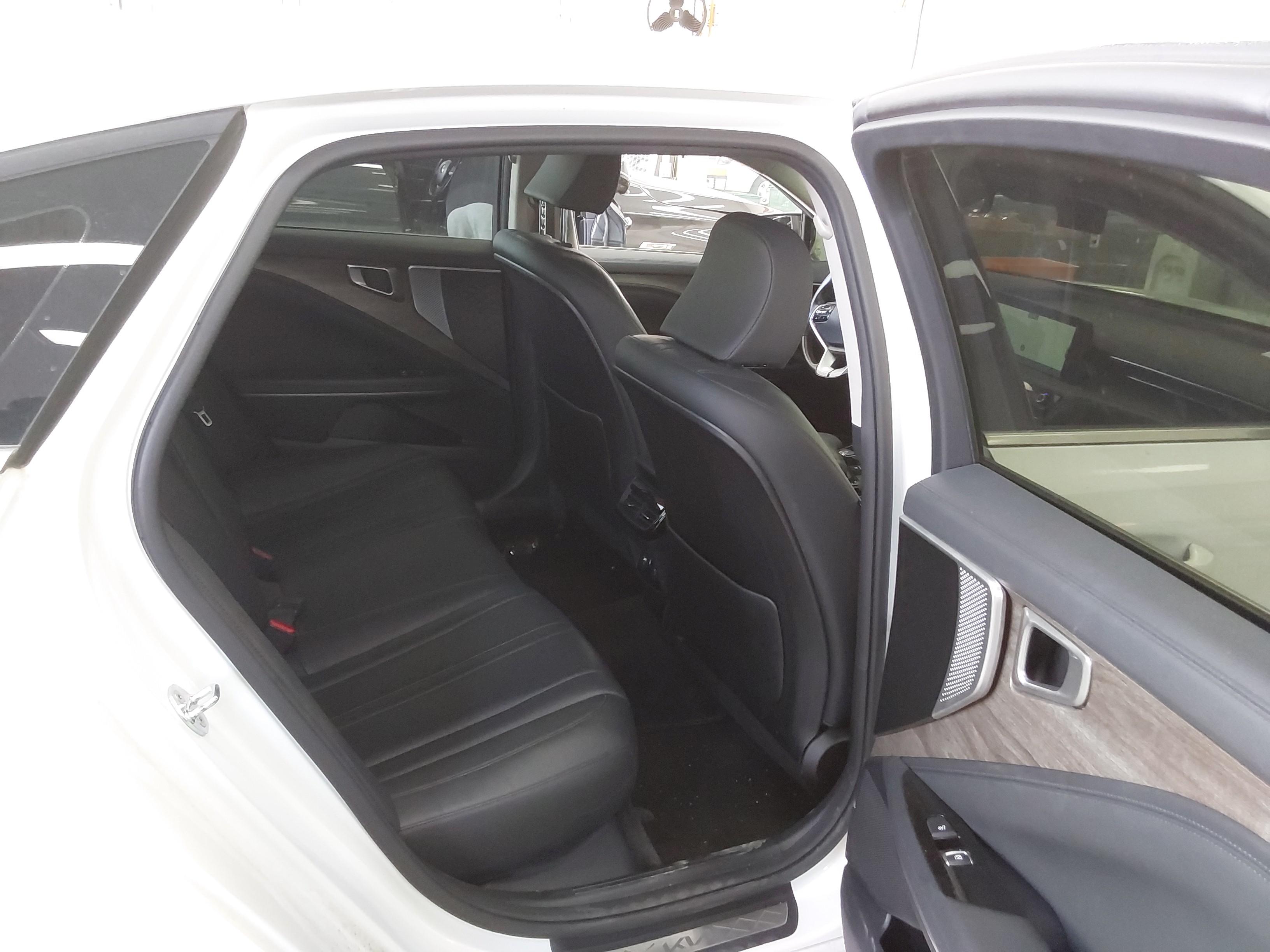 كيا K8 2022 - صورة 13