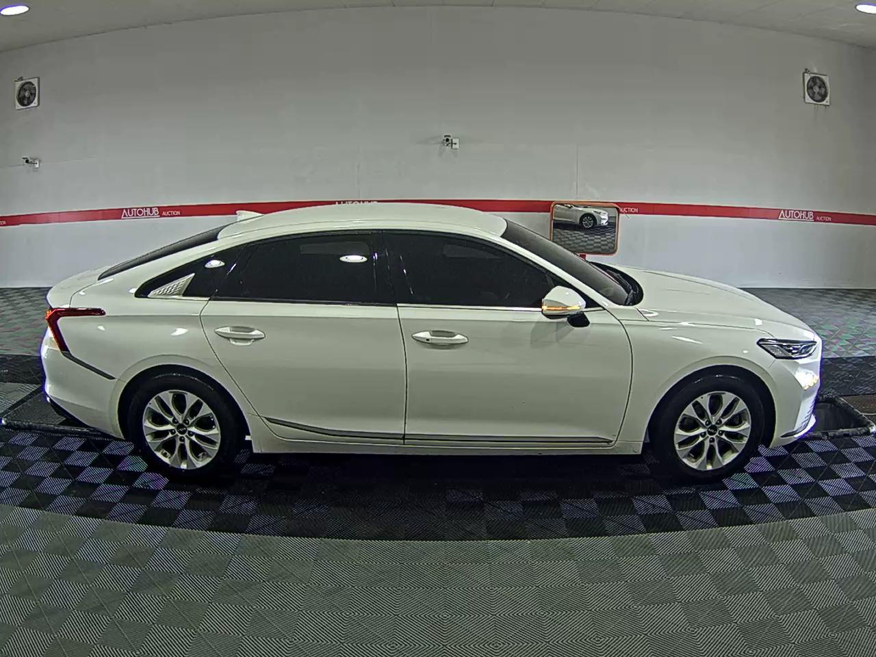 كيا K8 2022 - صورة 3