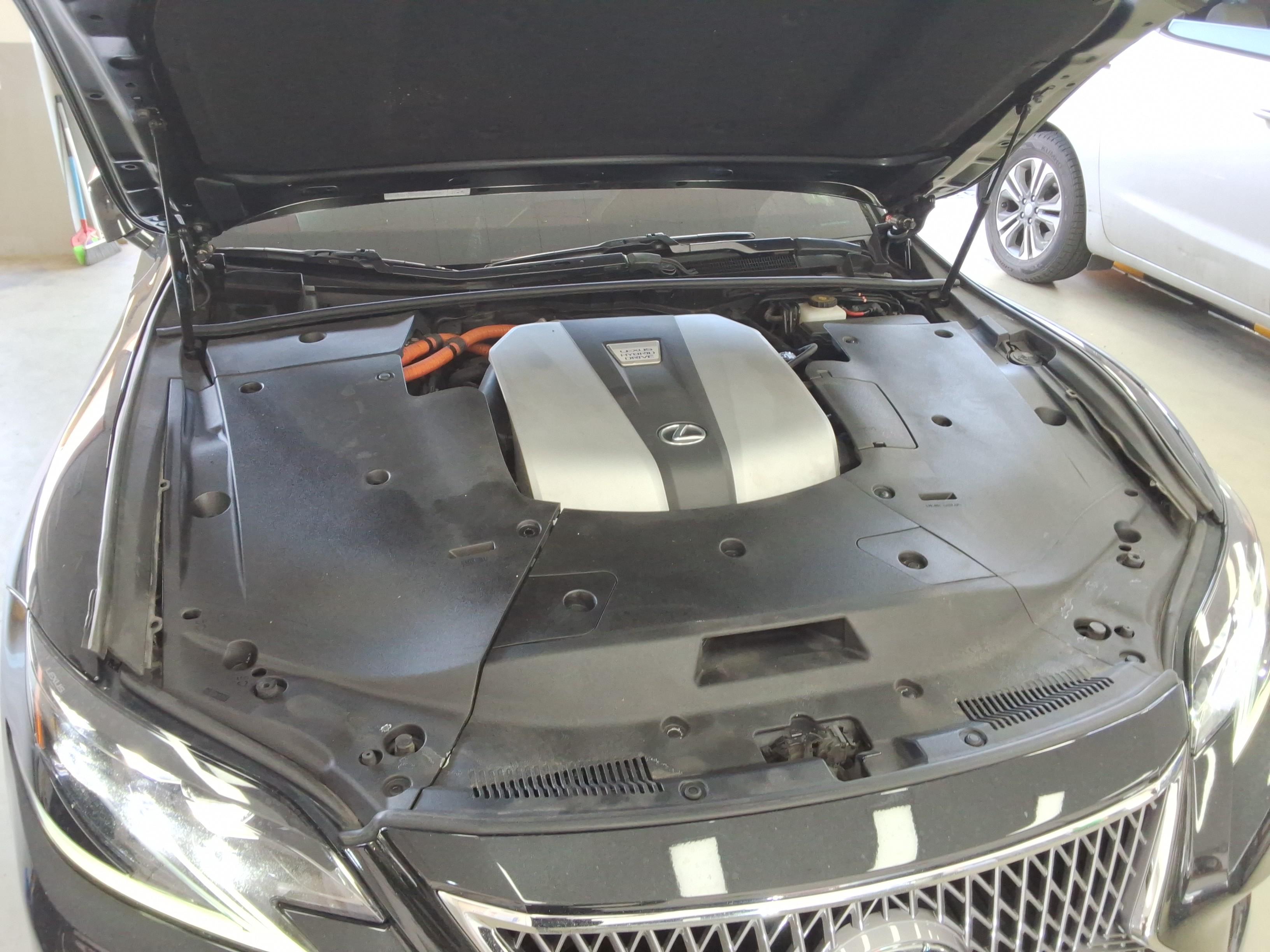 LEXUS LS - 16