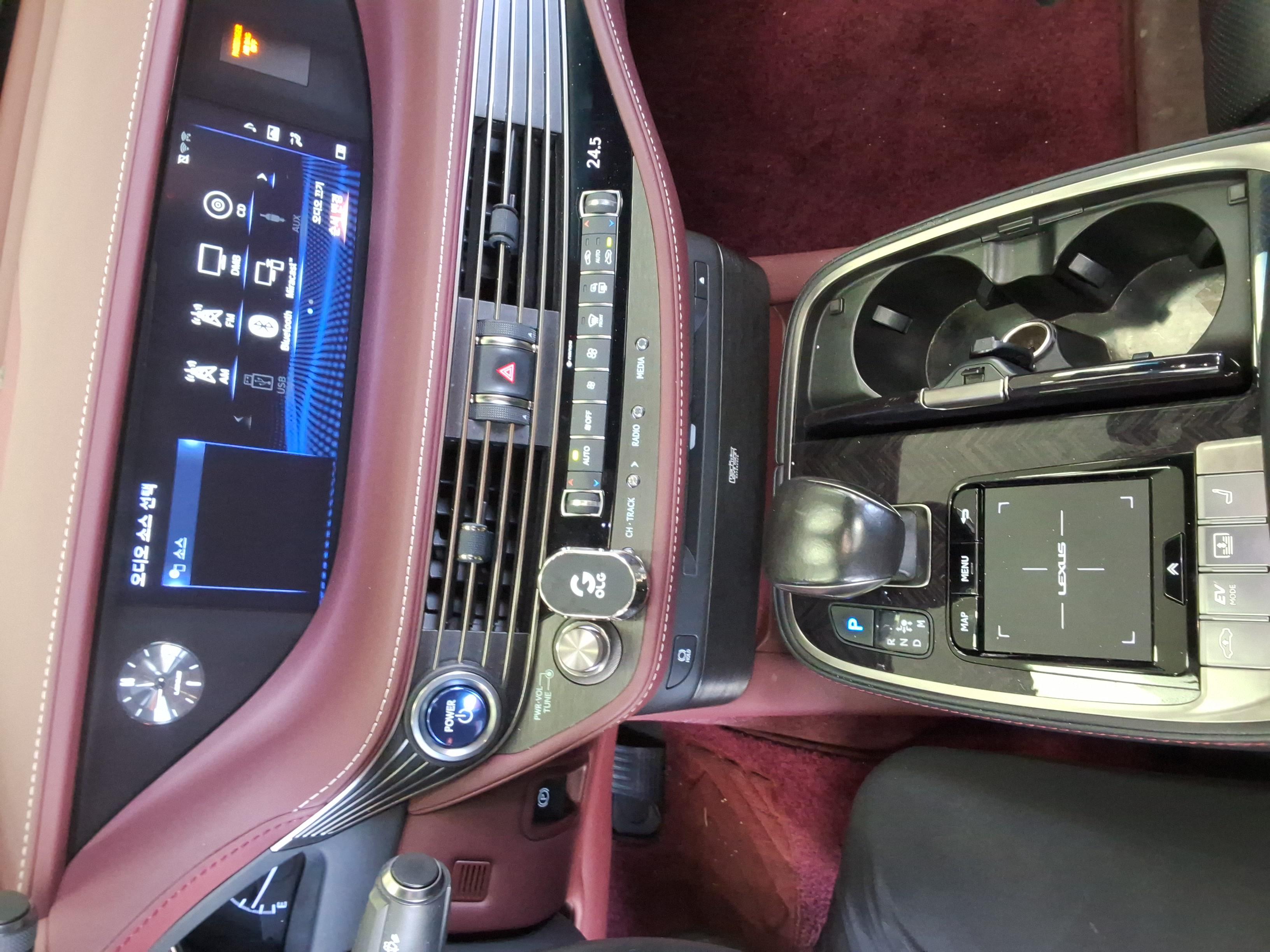 LEXUS LS - 18