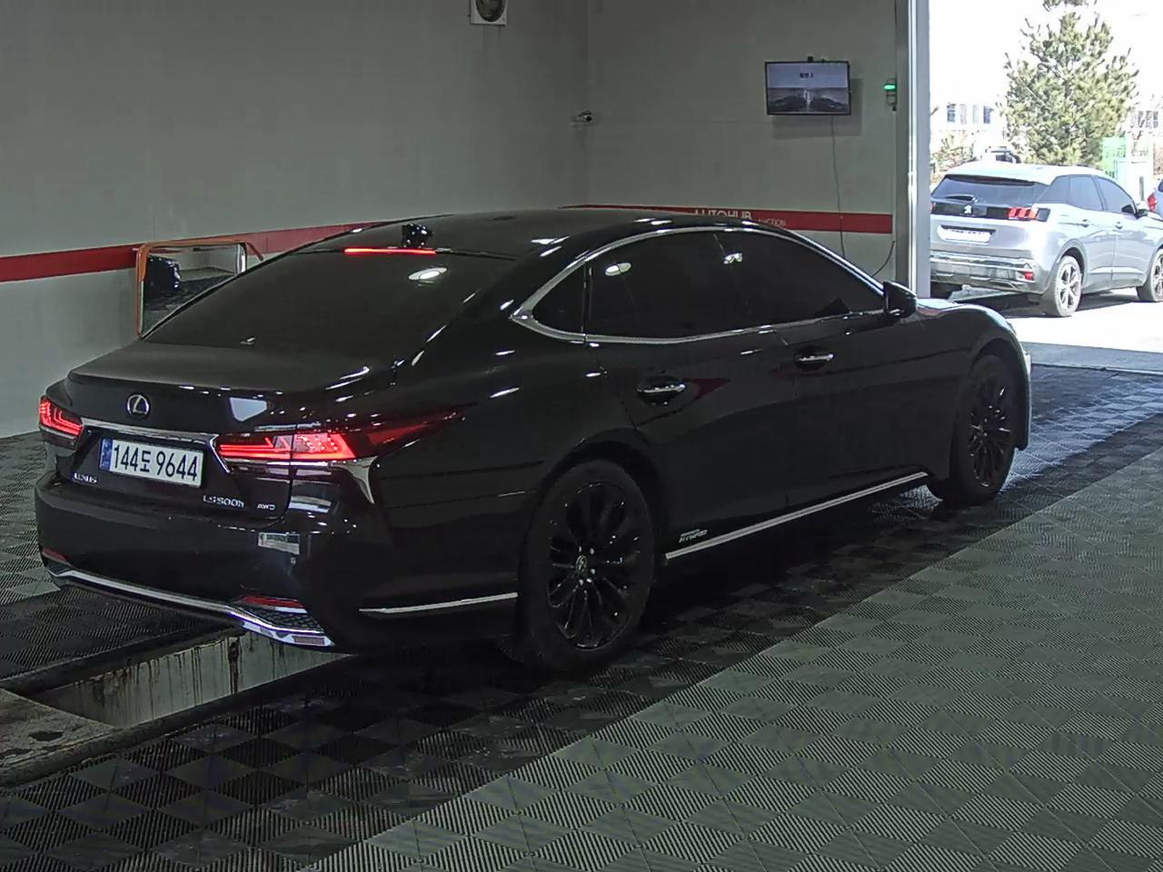 LEXUS LS - 4