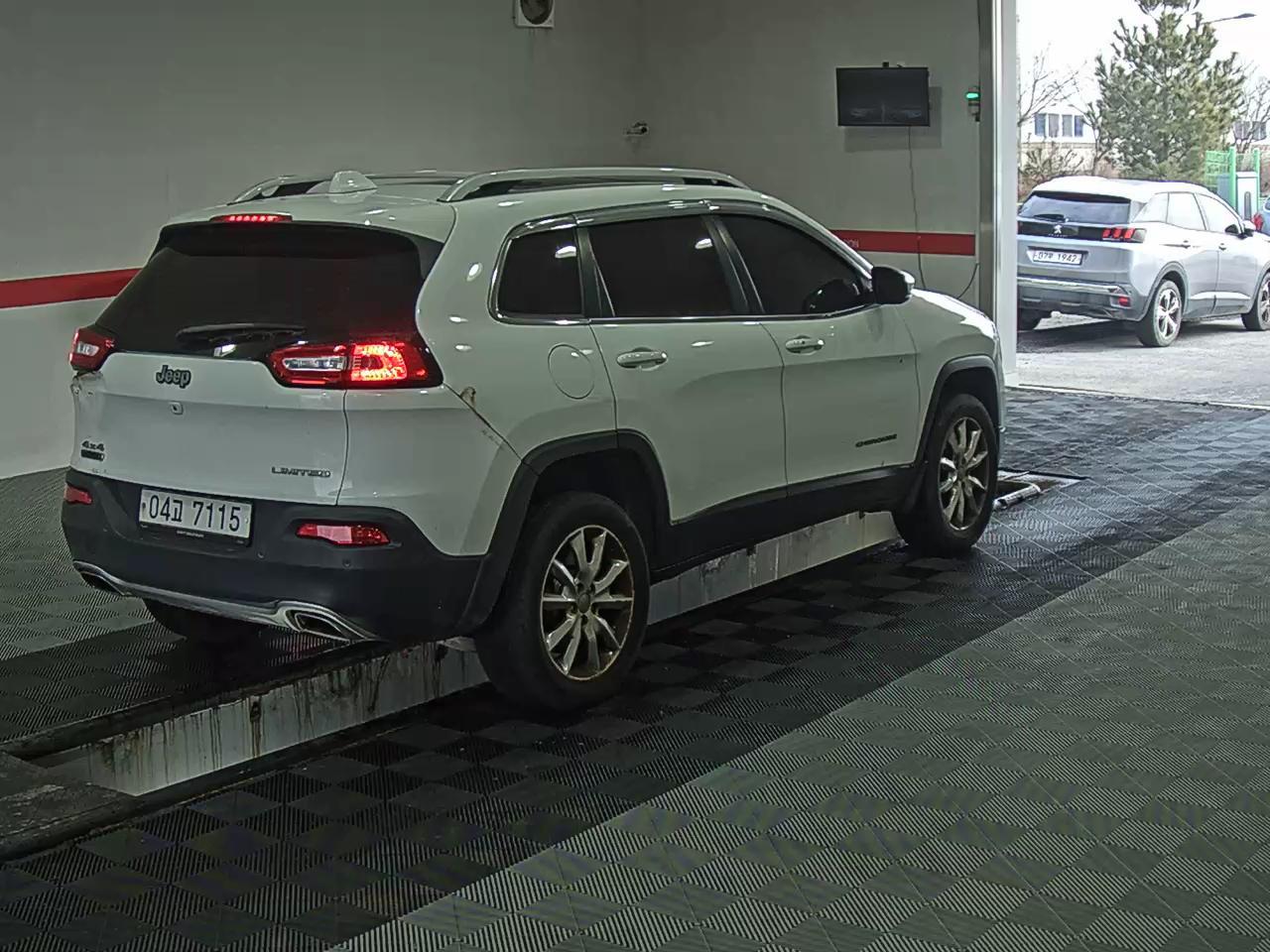JEEP 체로키 - 4