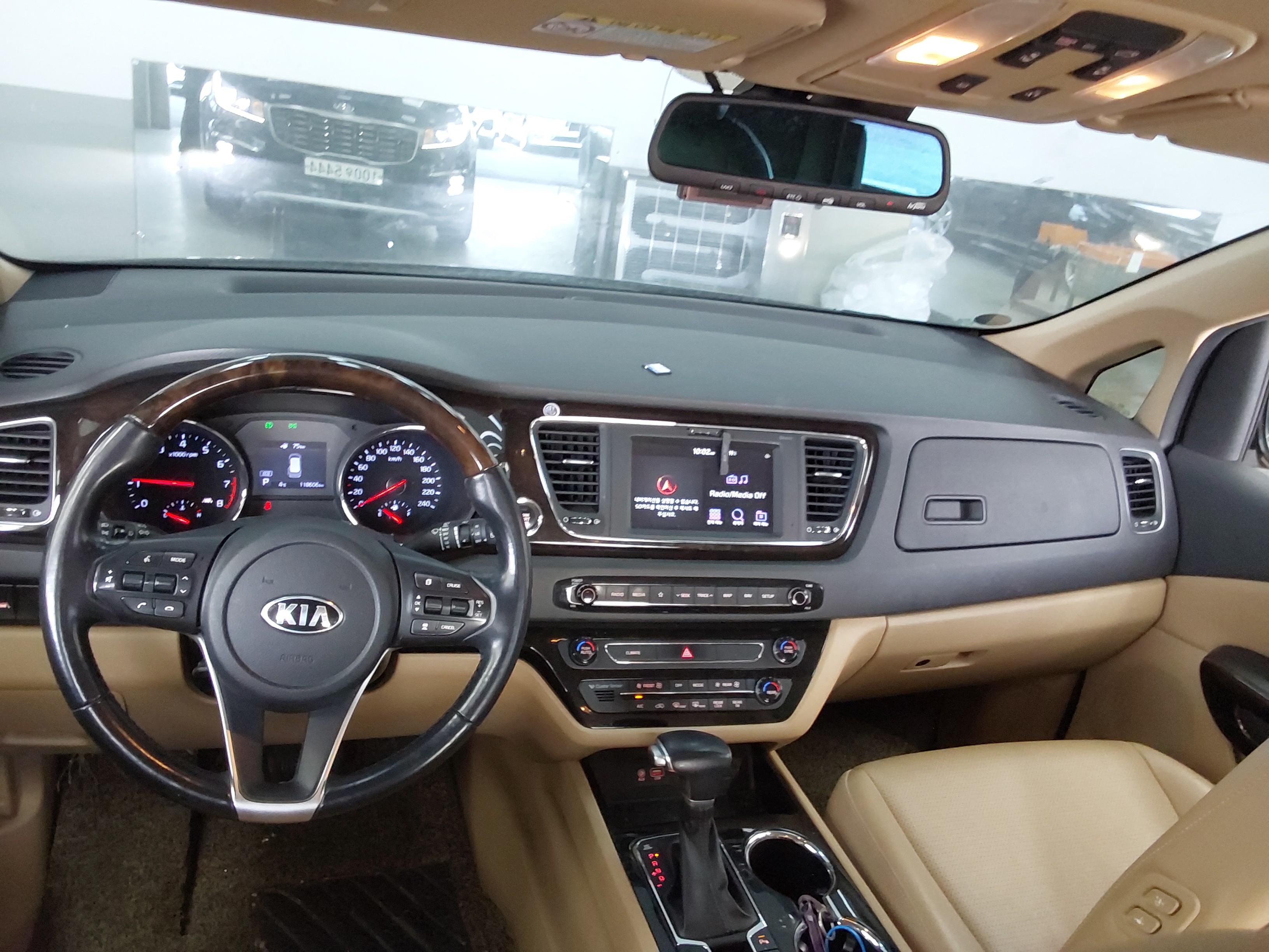 Kia New Carnival 2020 - Image 12