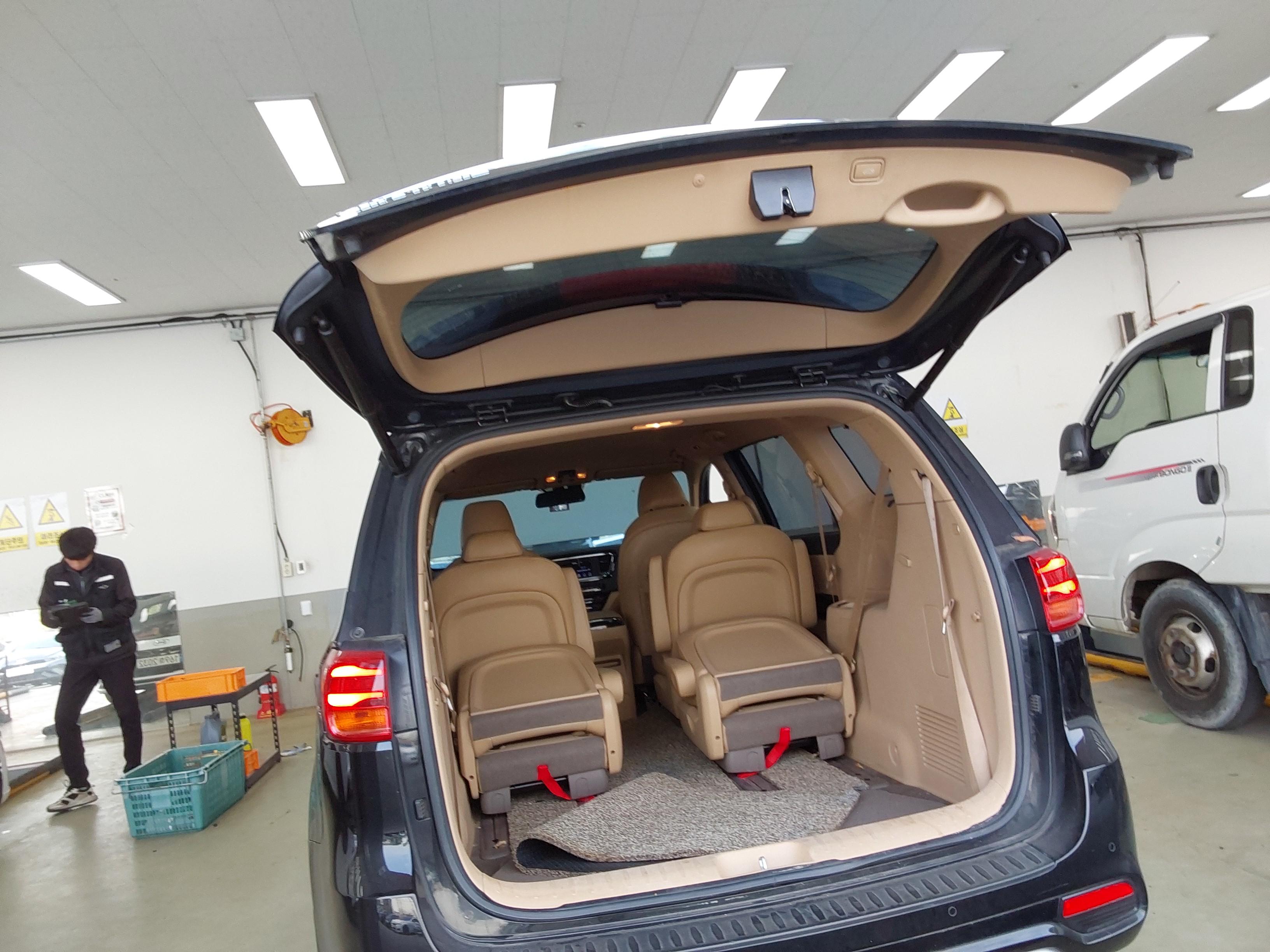 Kia New Carnival 2020 - Image 14