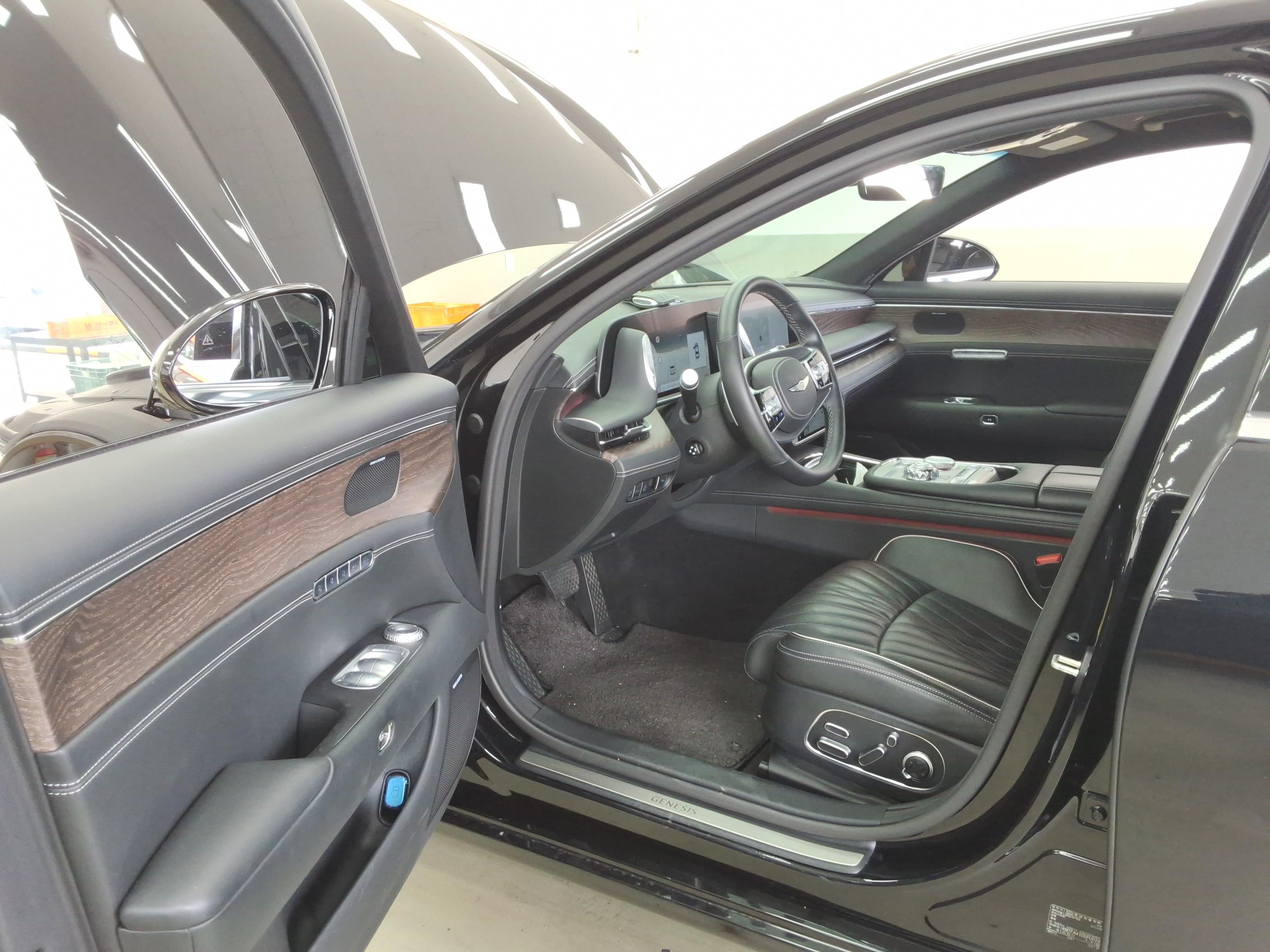 Genesis G90 2023 - Image 9