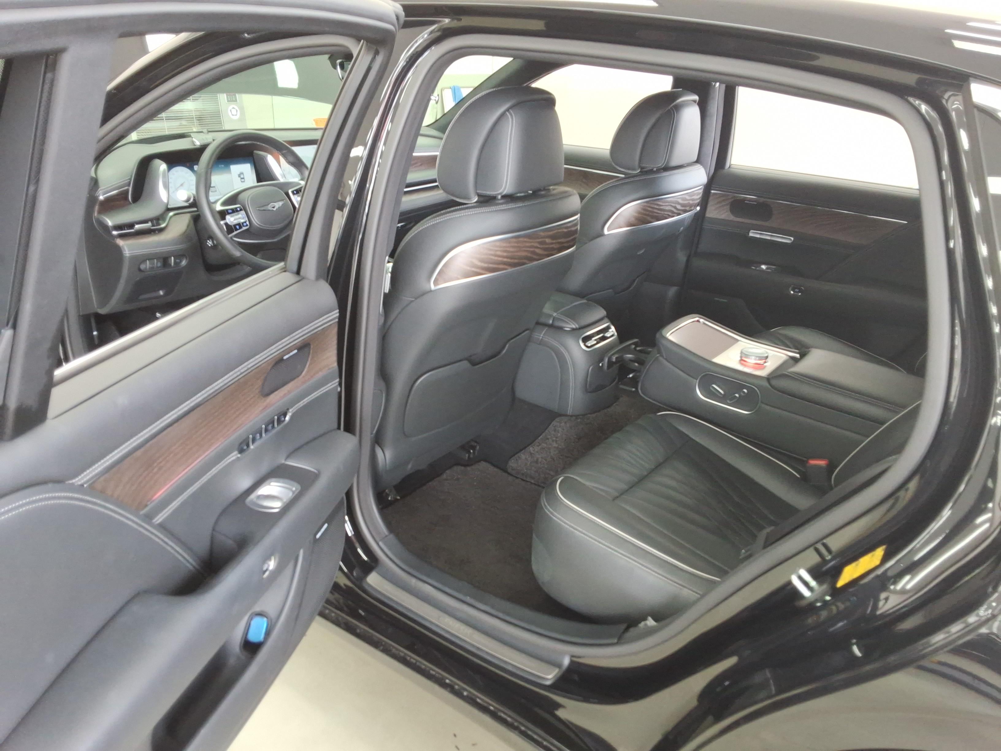 Genesis G90 2023 - Image 10