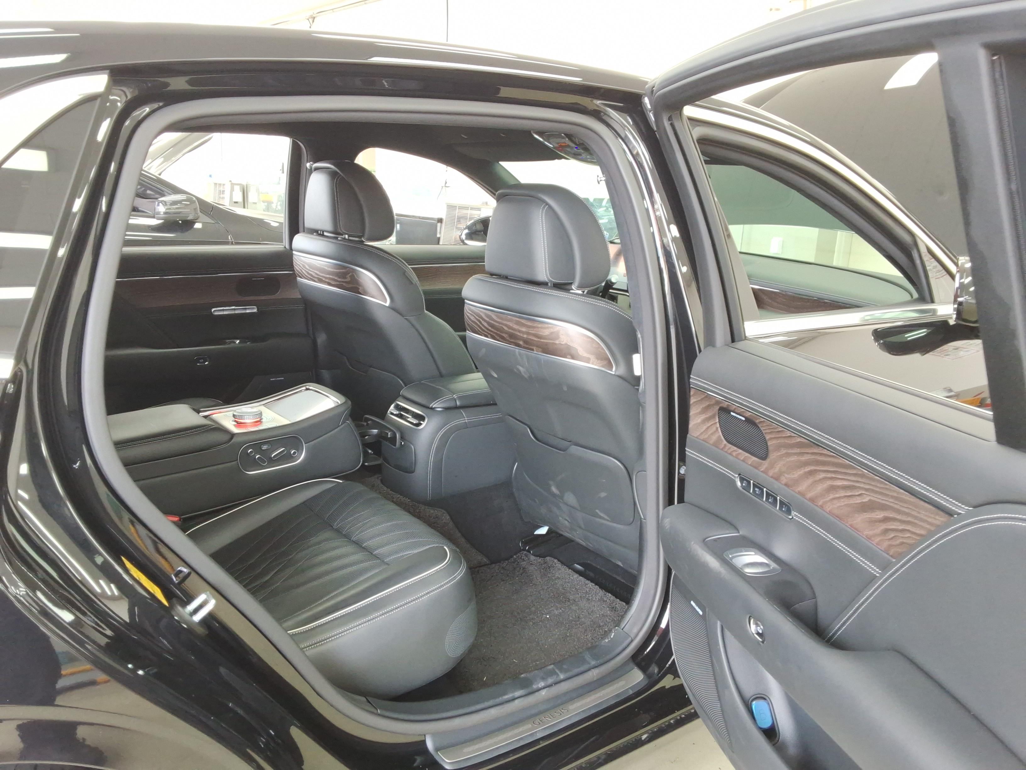Genesis G90 2023 - Image 11