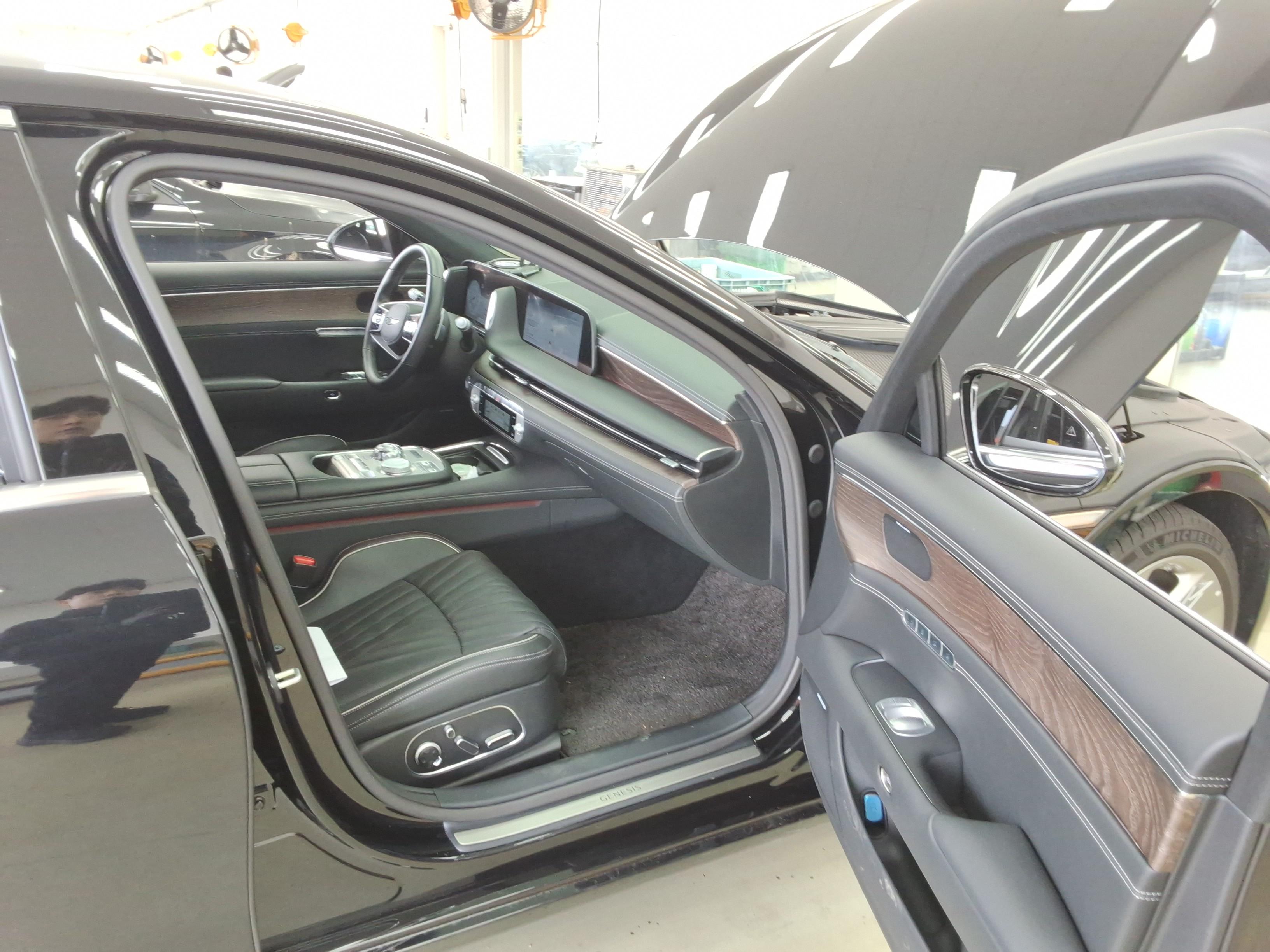 Genesis G90 2023 - Image 12