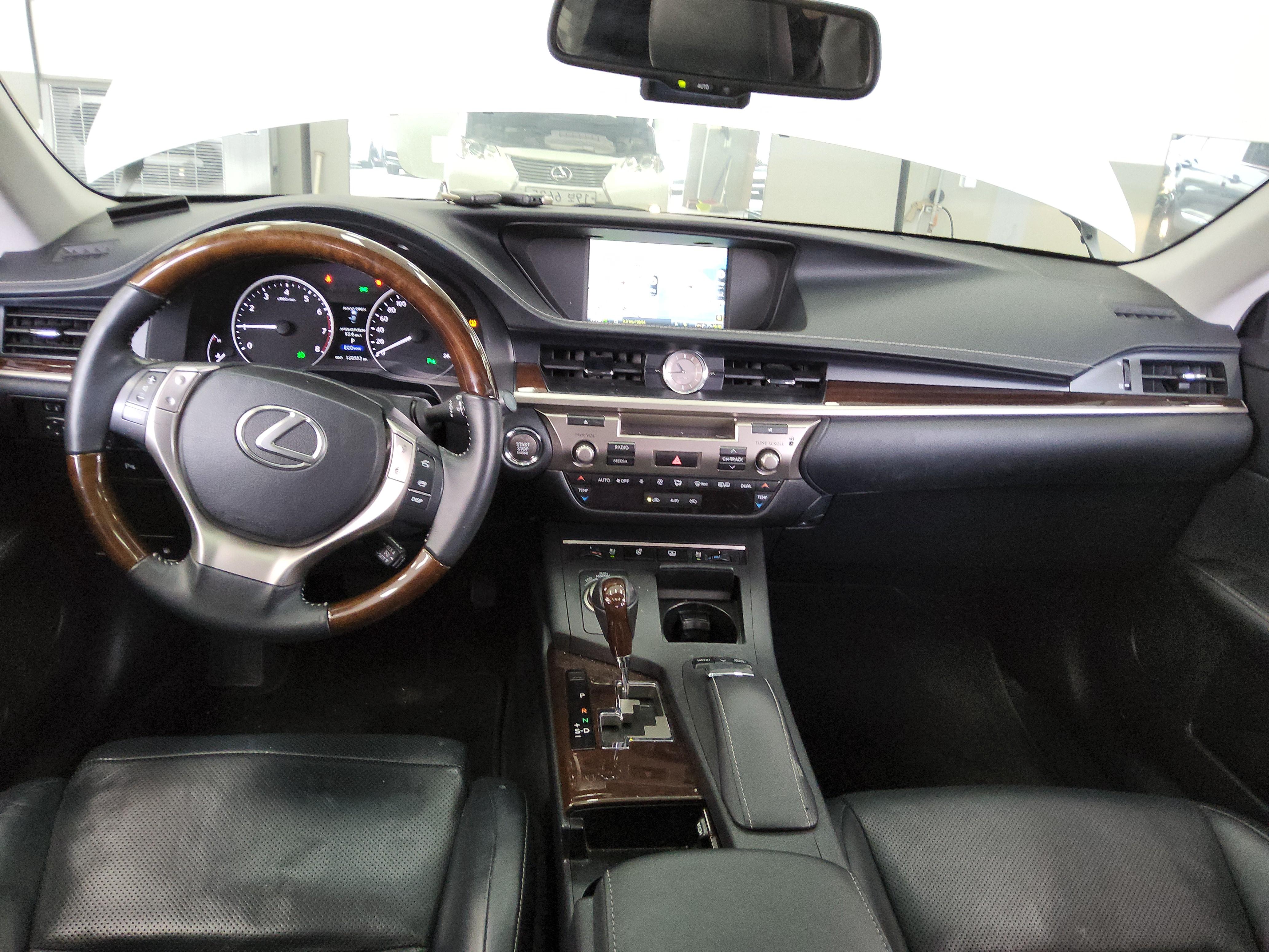 LEXUS ES - 11