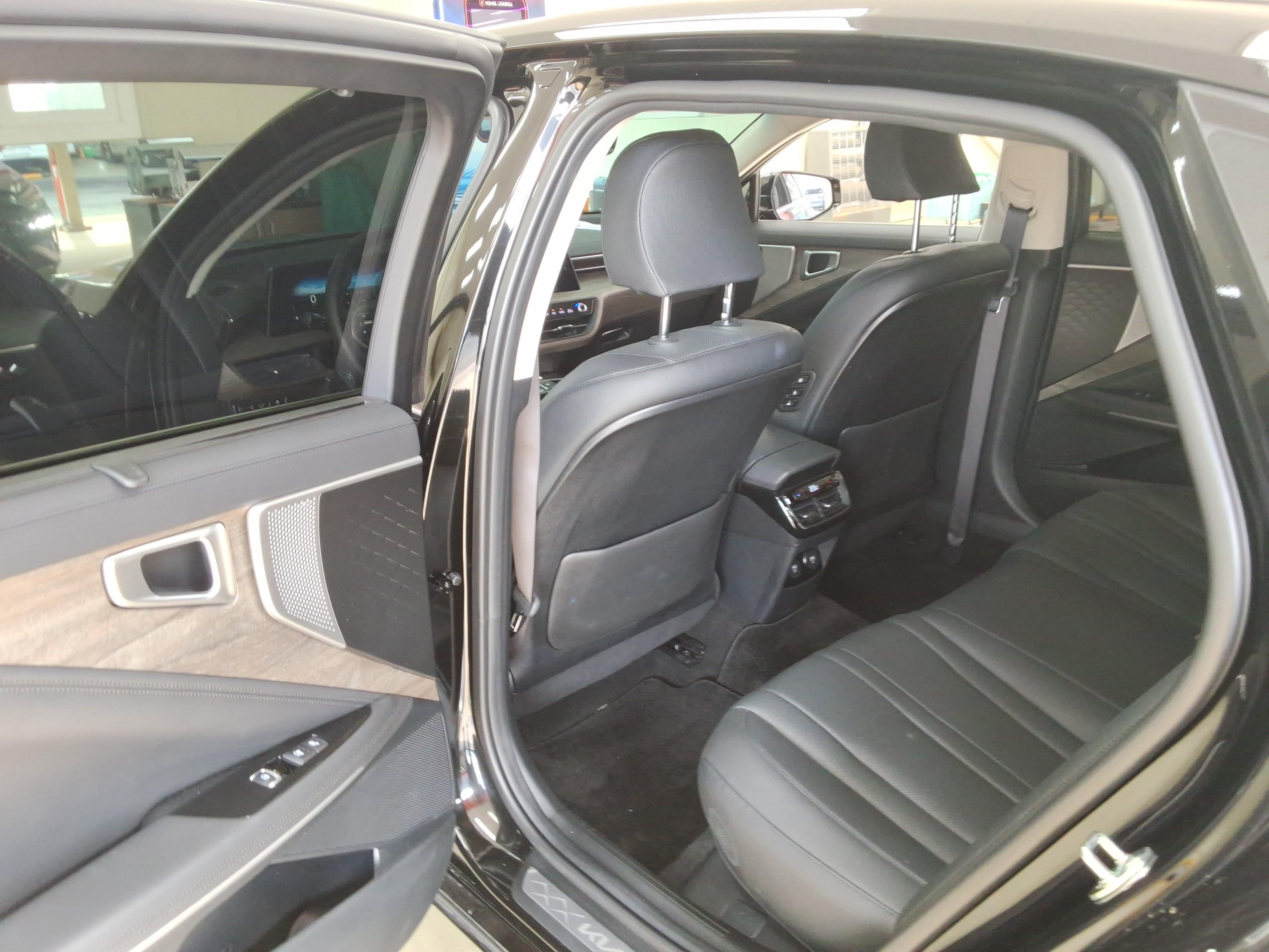 Kia K8 - 11