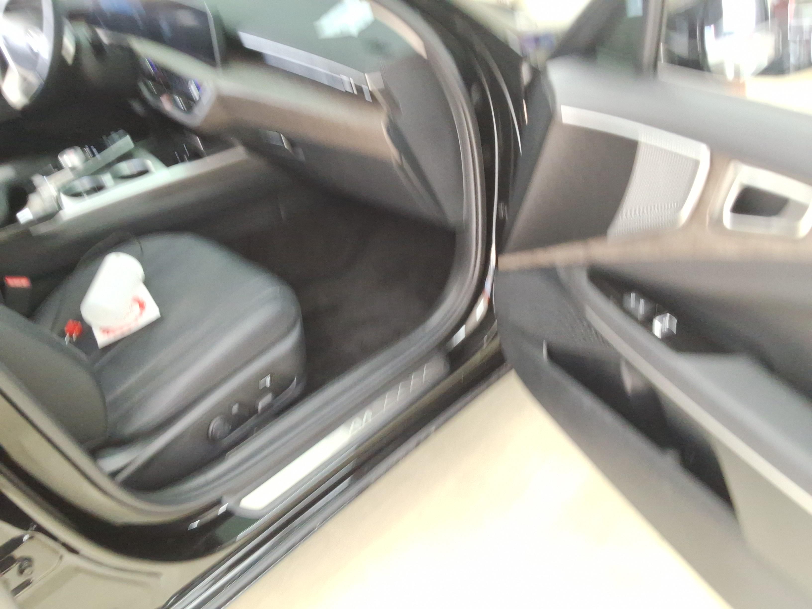 Kia K8 - 14