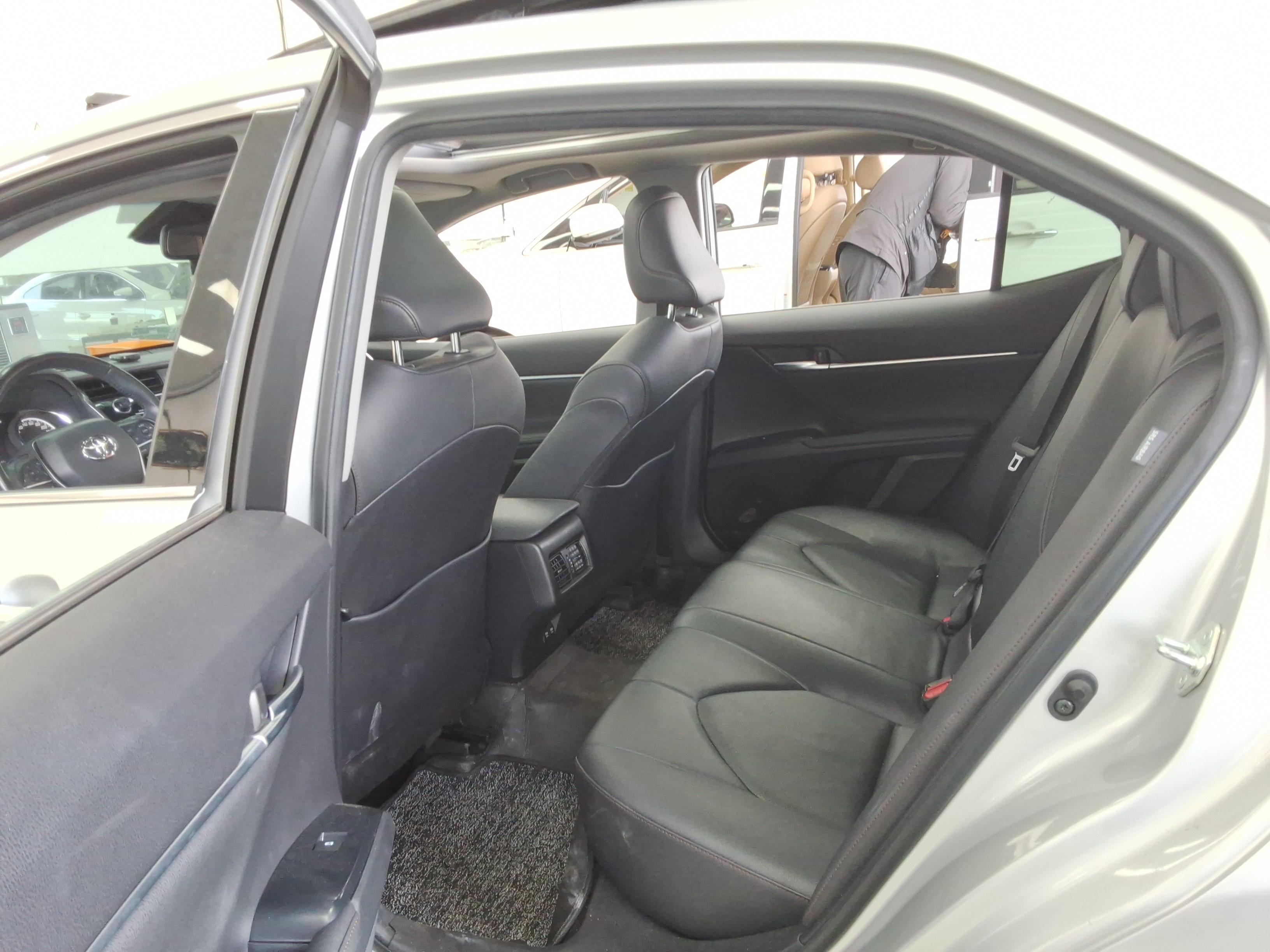 Toyota Camry - 12
