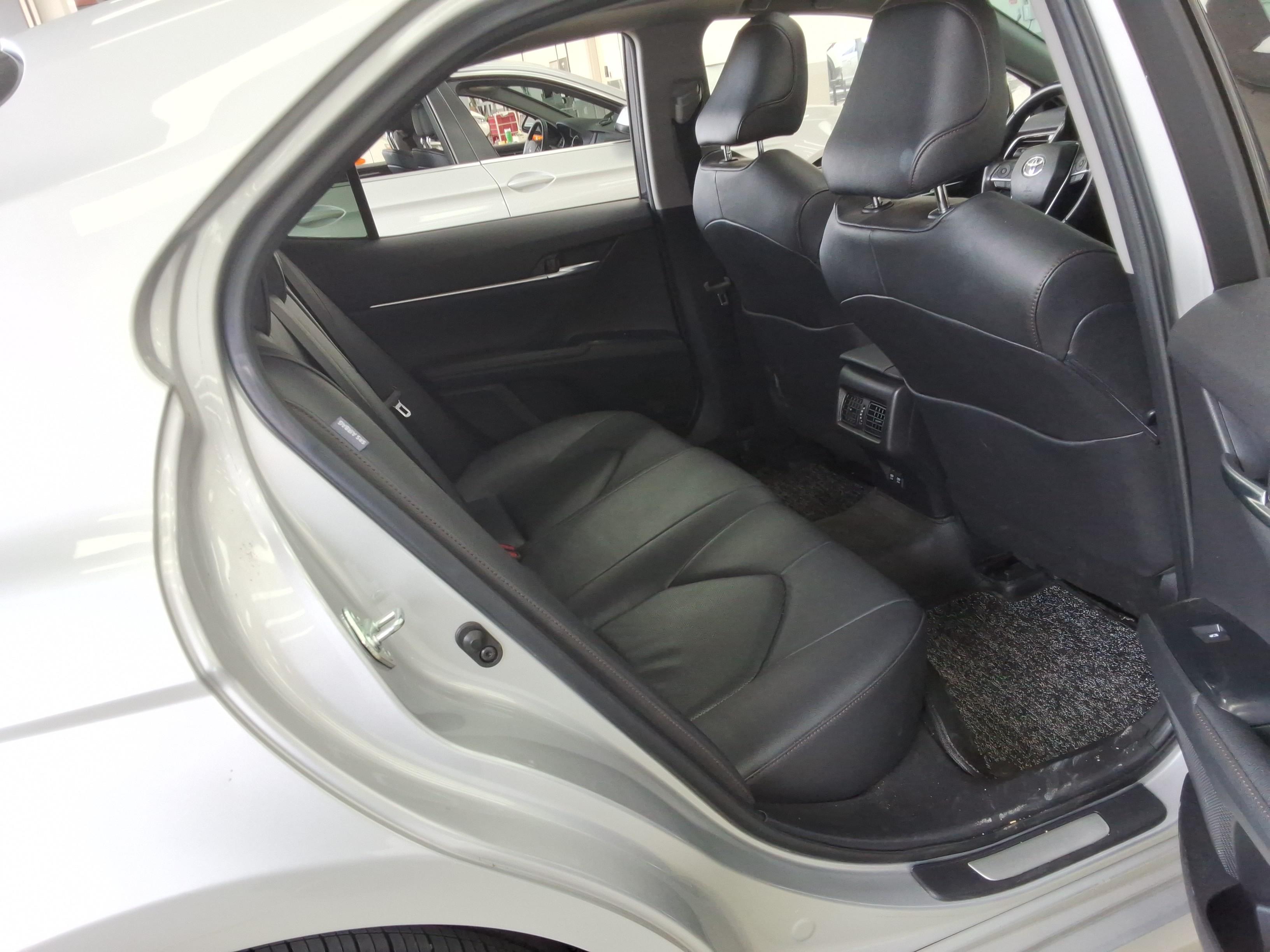 Toyota Camry - 13