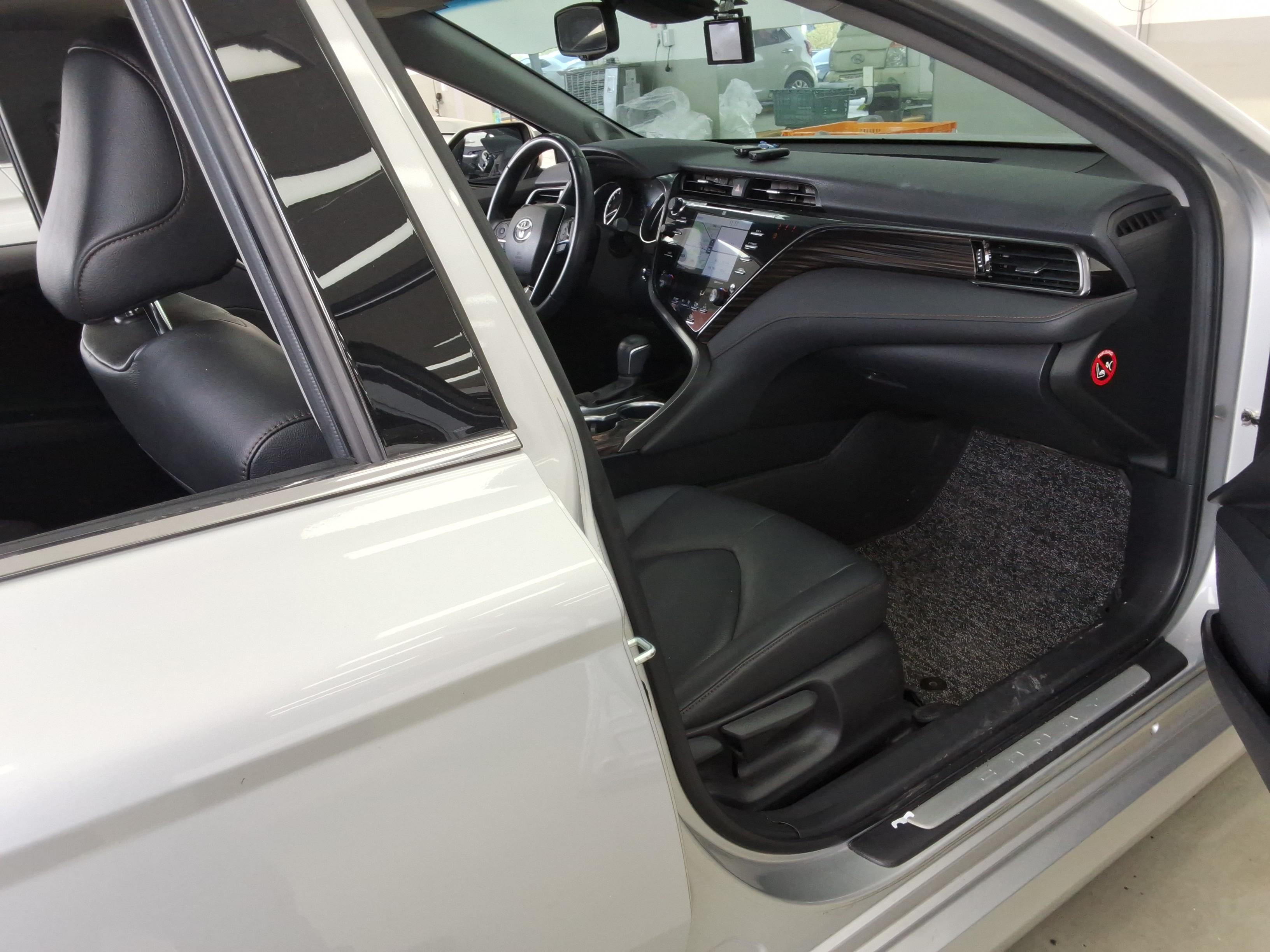 Toyota Camry - 14