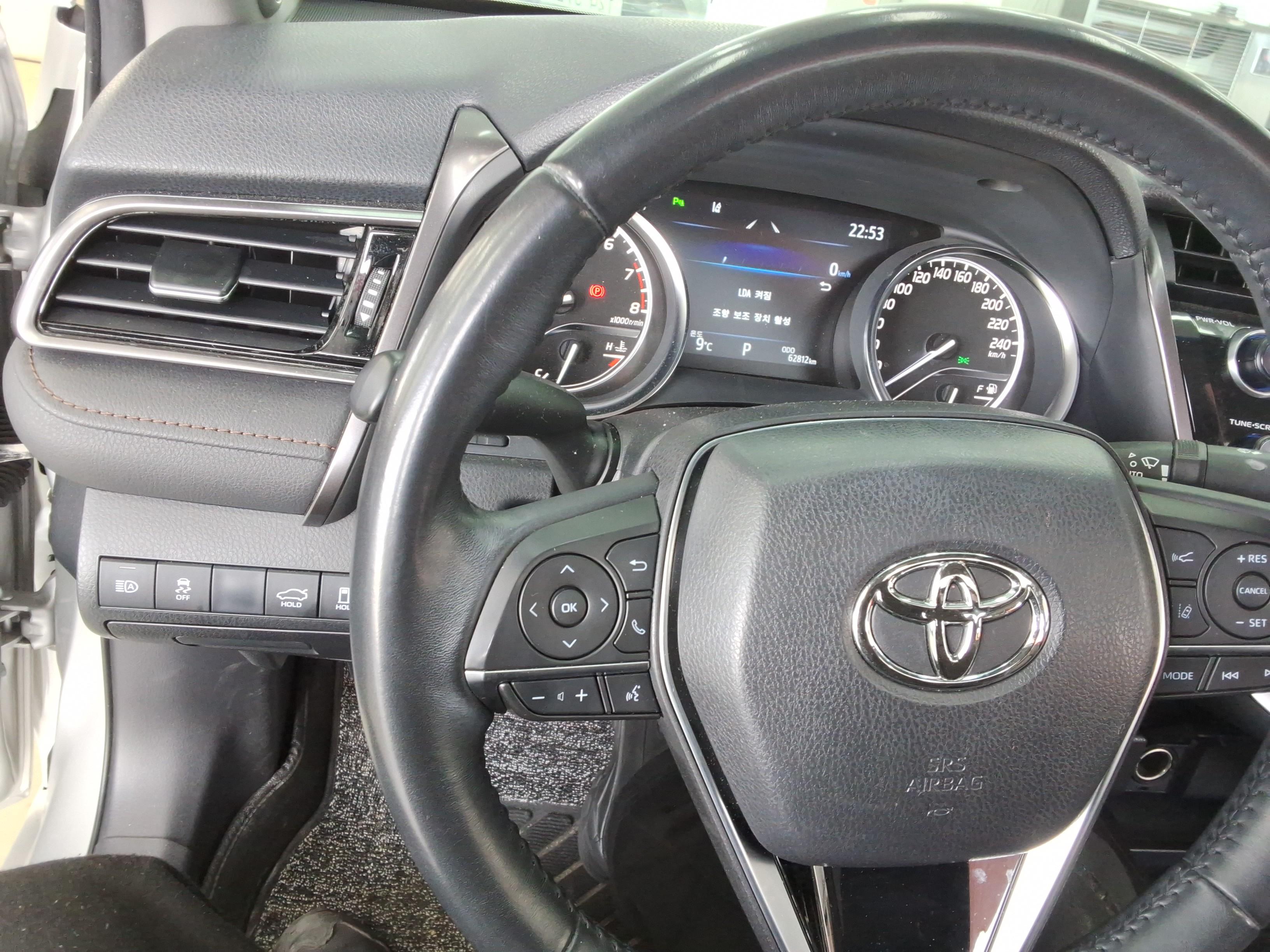 Toyota Camry - 17