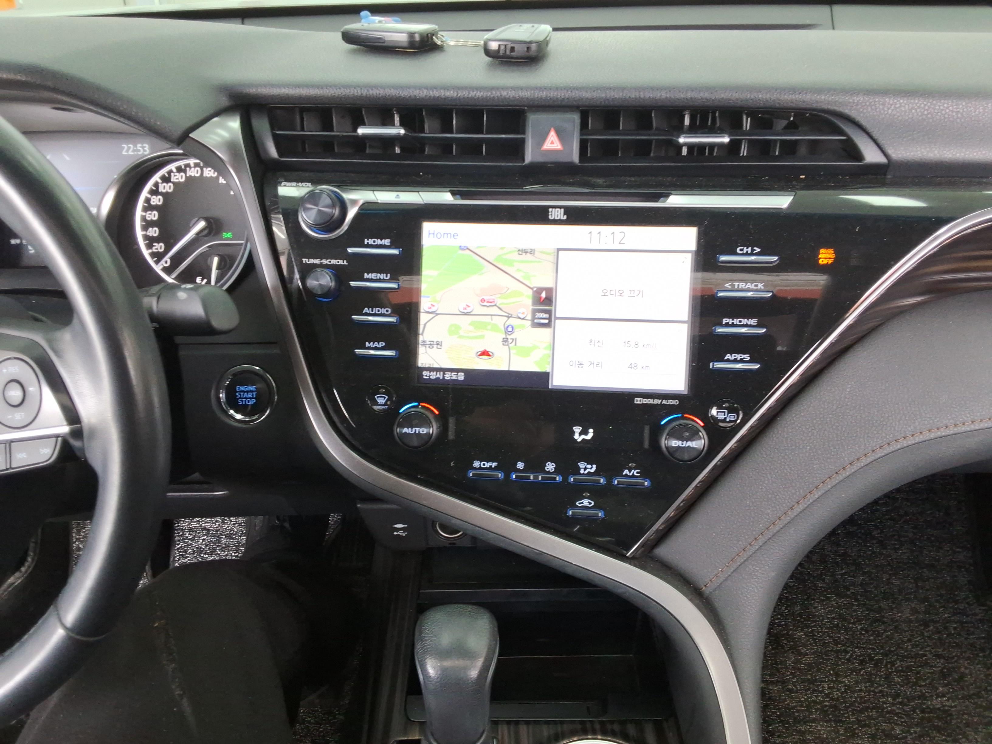 Toyota Camry - 18
