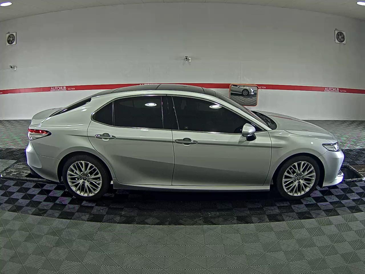 Toyota Camry - 3