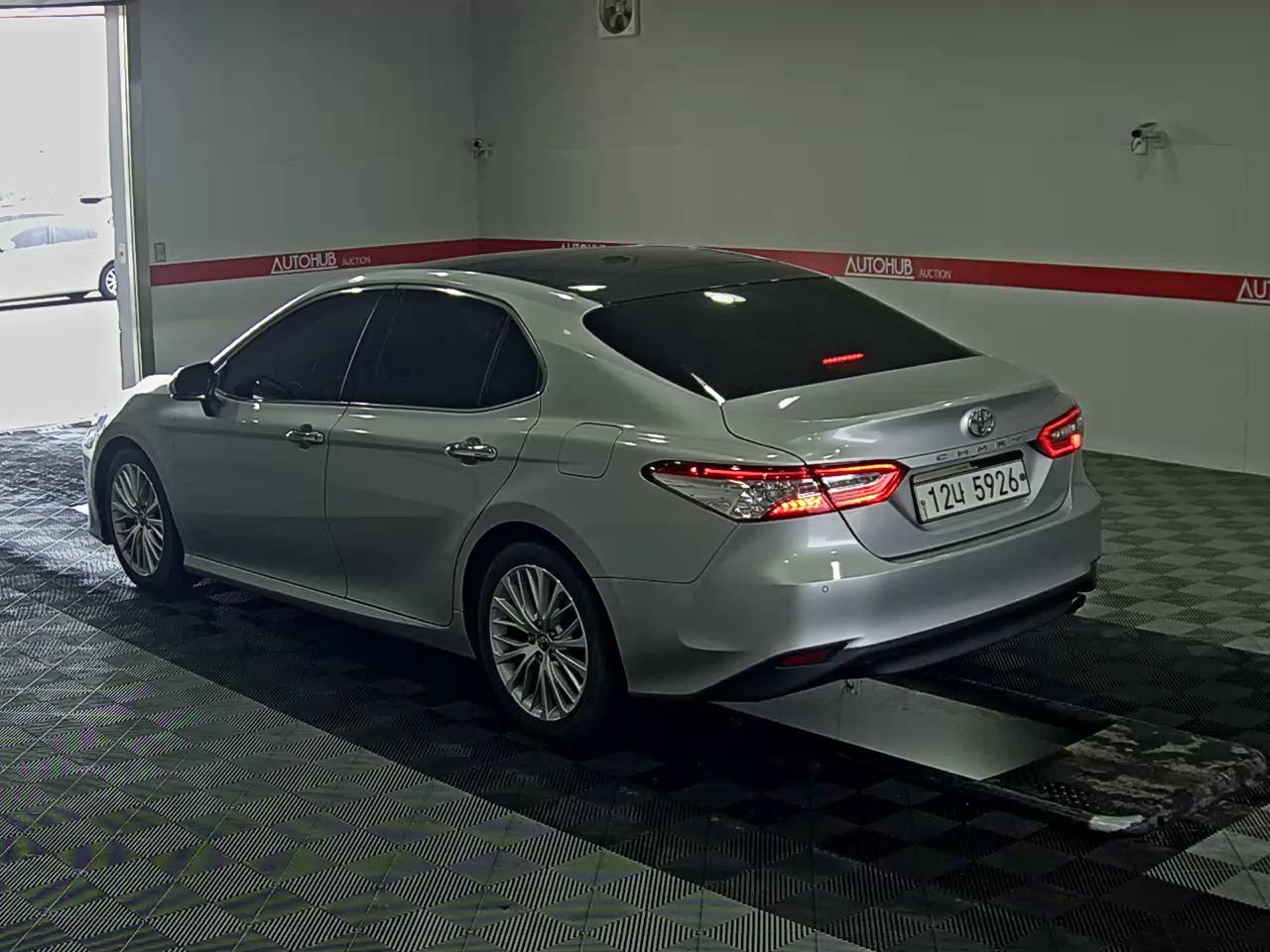 Toyota Camry - 5