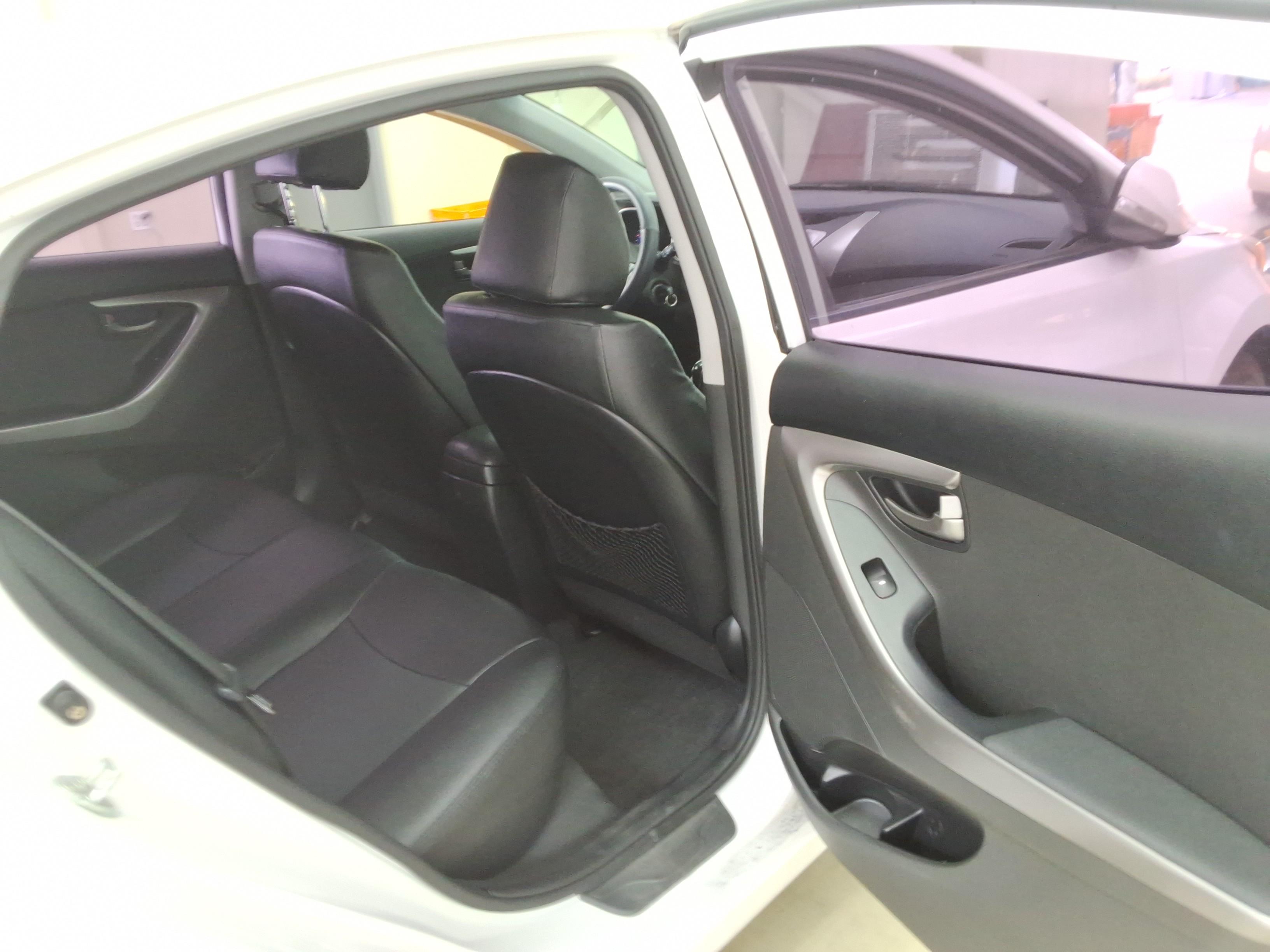 Hyundai Elantra 2014 - Image 13