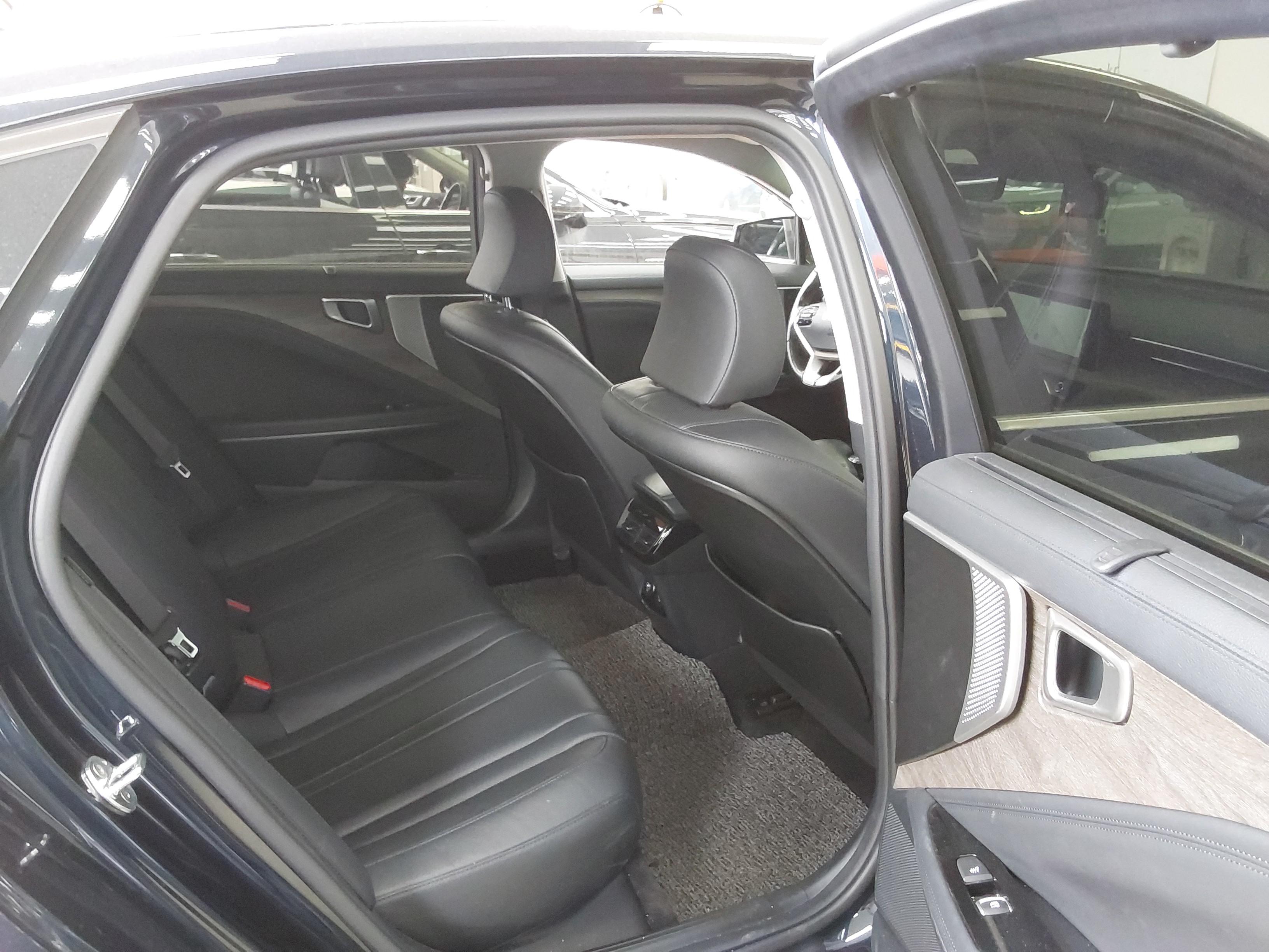 Kia K8 2022 - Image 13