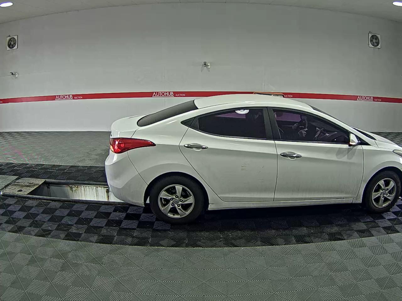 Hyundai Elantra 2014 - Image 3