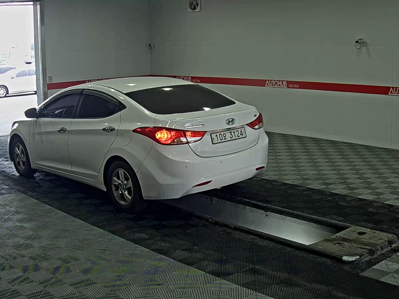 Hyundai Elantra 2014 - Image 5