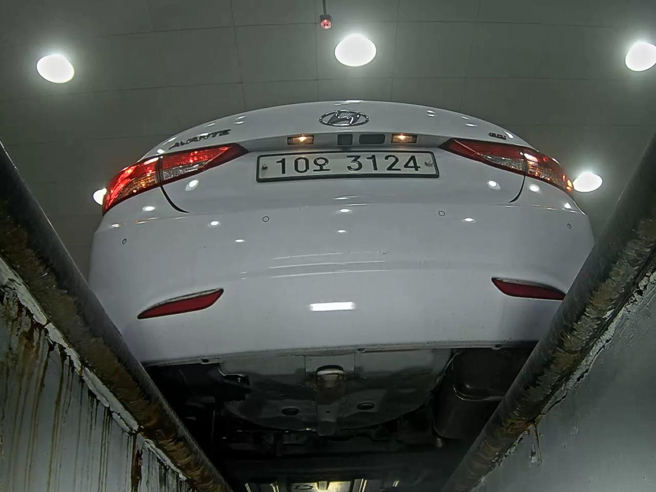 Hyundai Elantra 2014 - Image 7