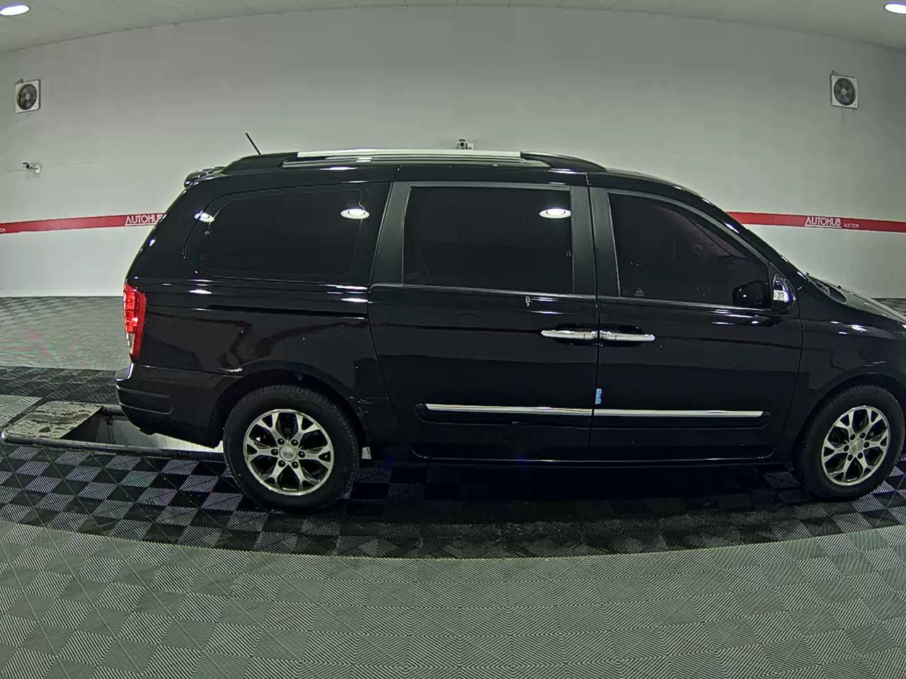 Kia Carnival 2014 - Image 3
