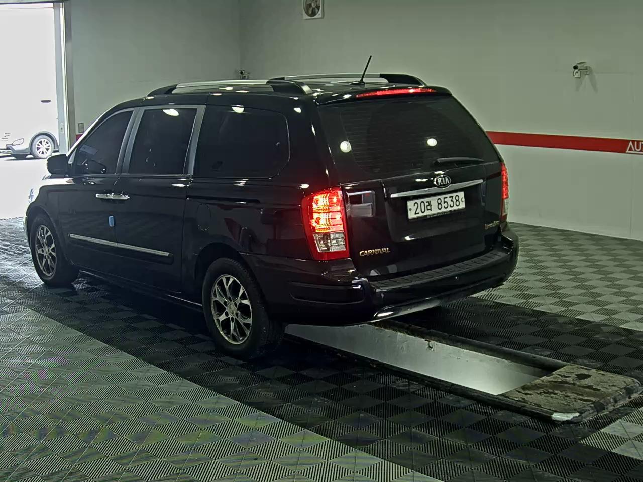 Kia Carnival 2014 - Image 5
