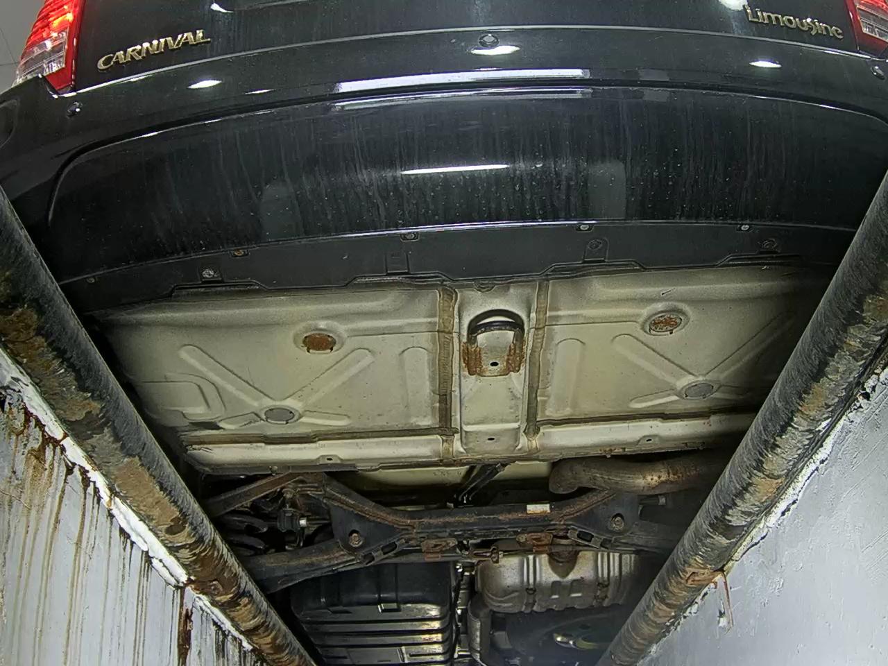 Kia Carnival 2014 - Image 7