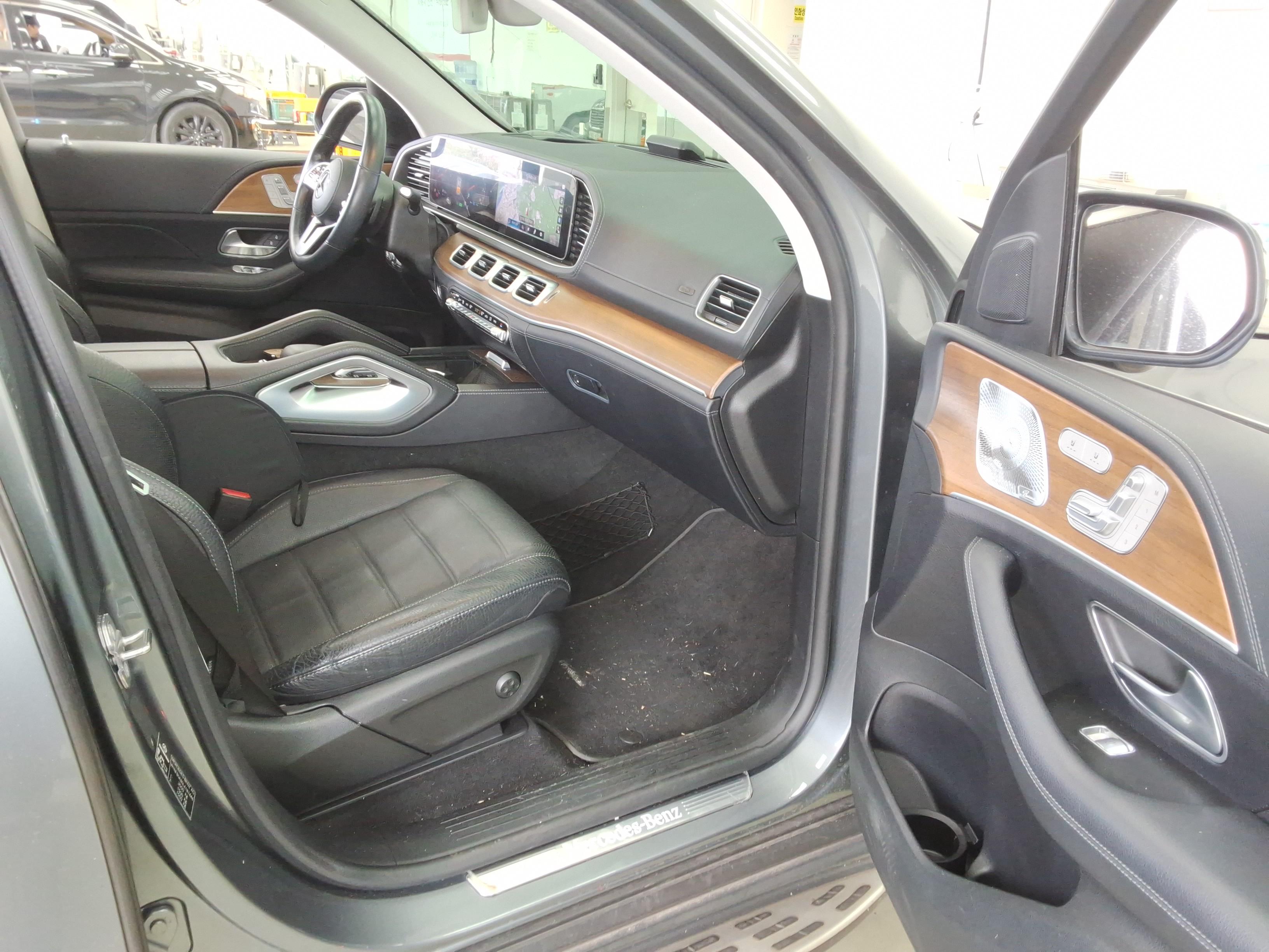 Mercedes-Benz GLE-Class 2020 - Image 14