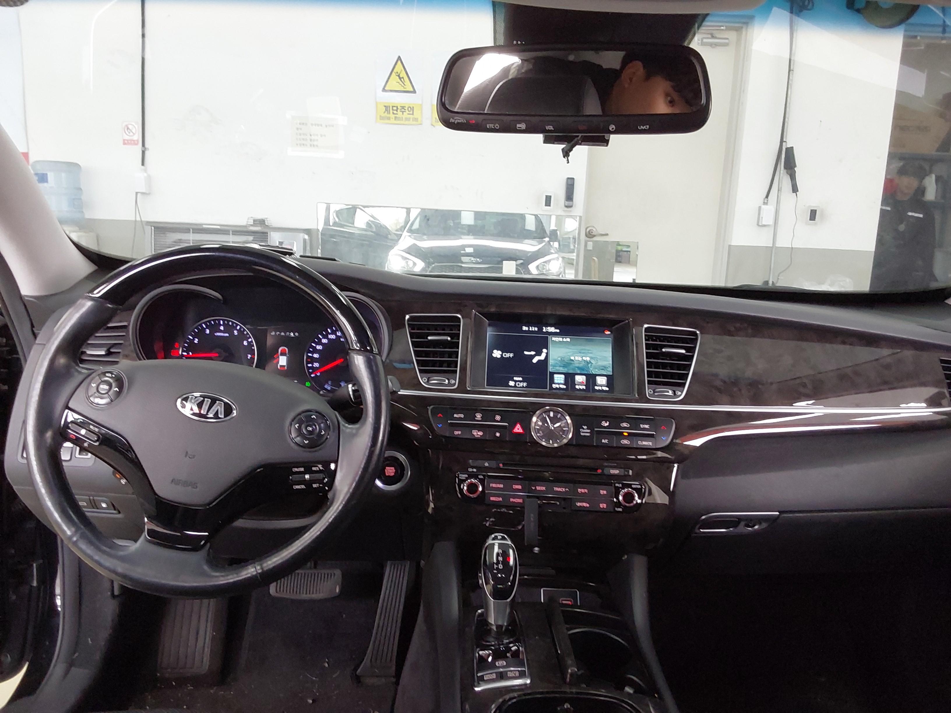 Kia K9 2016 - Image 10