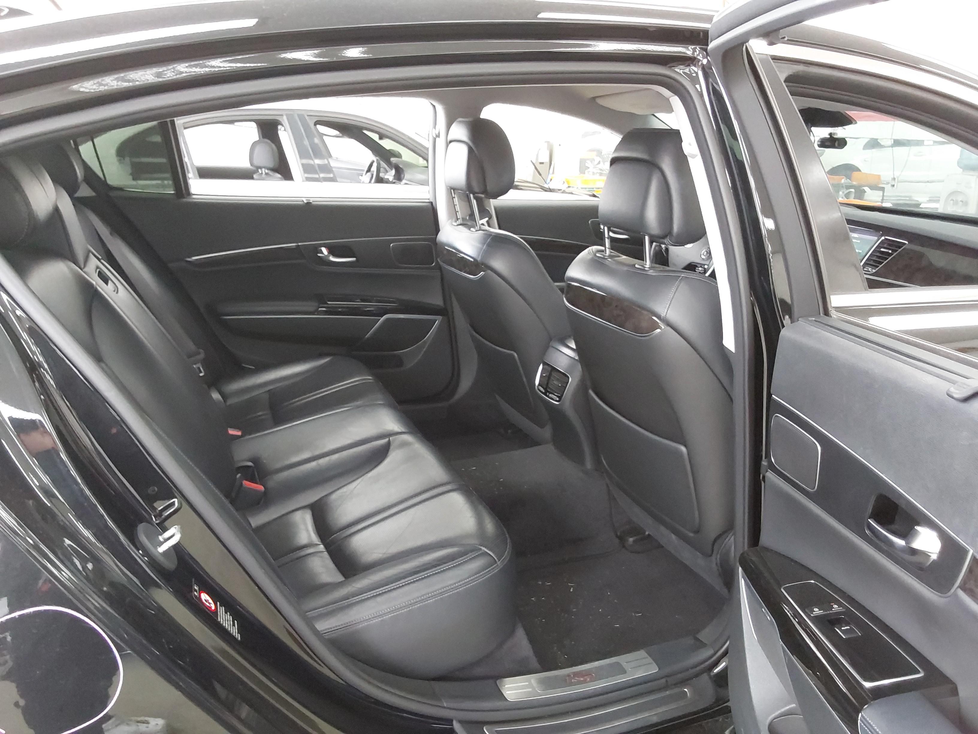 Kia K9 2016 - Image 13