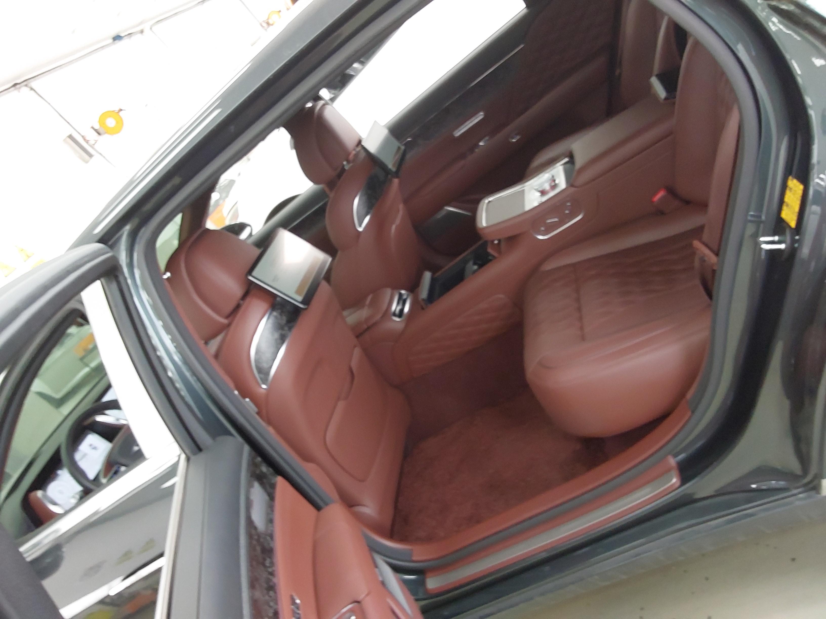 Genesis G90 2022 - Image 13