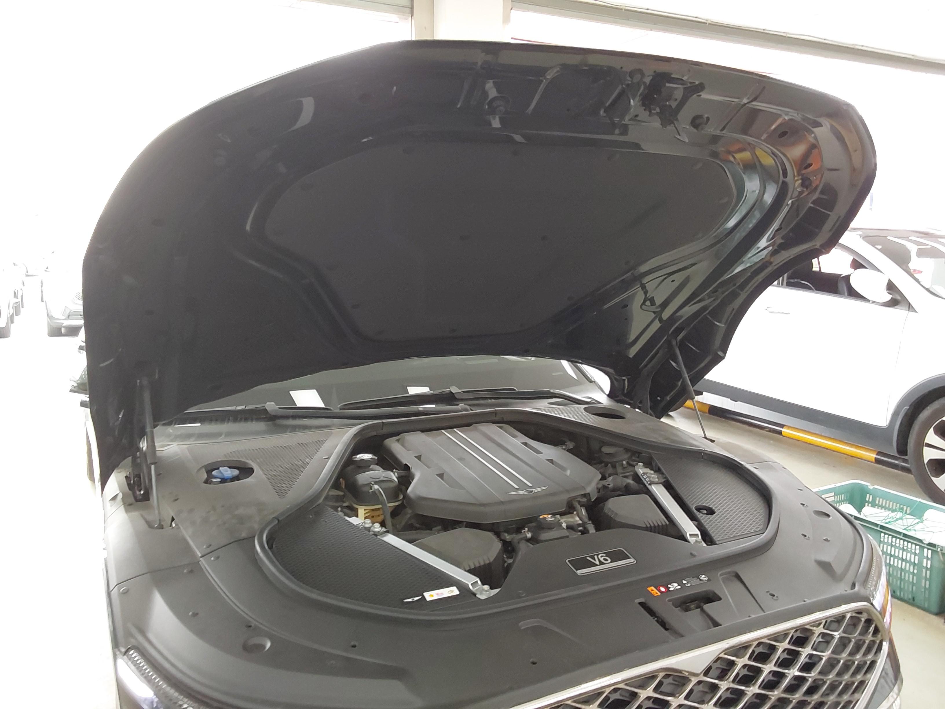 Genesis G90 2022 - Image 17