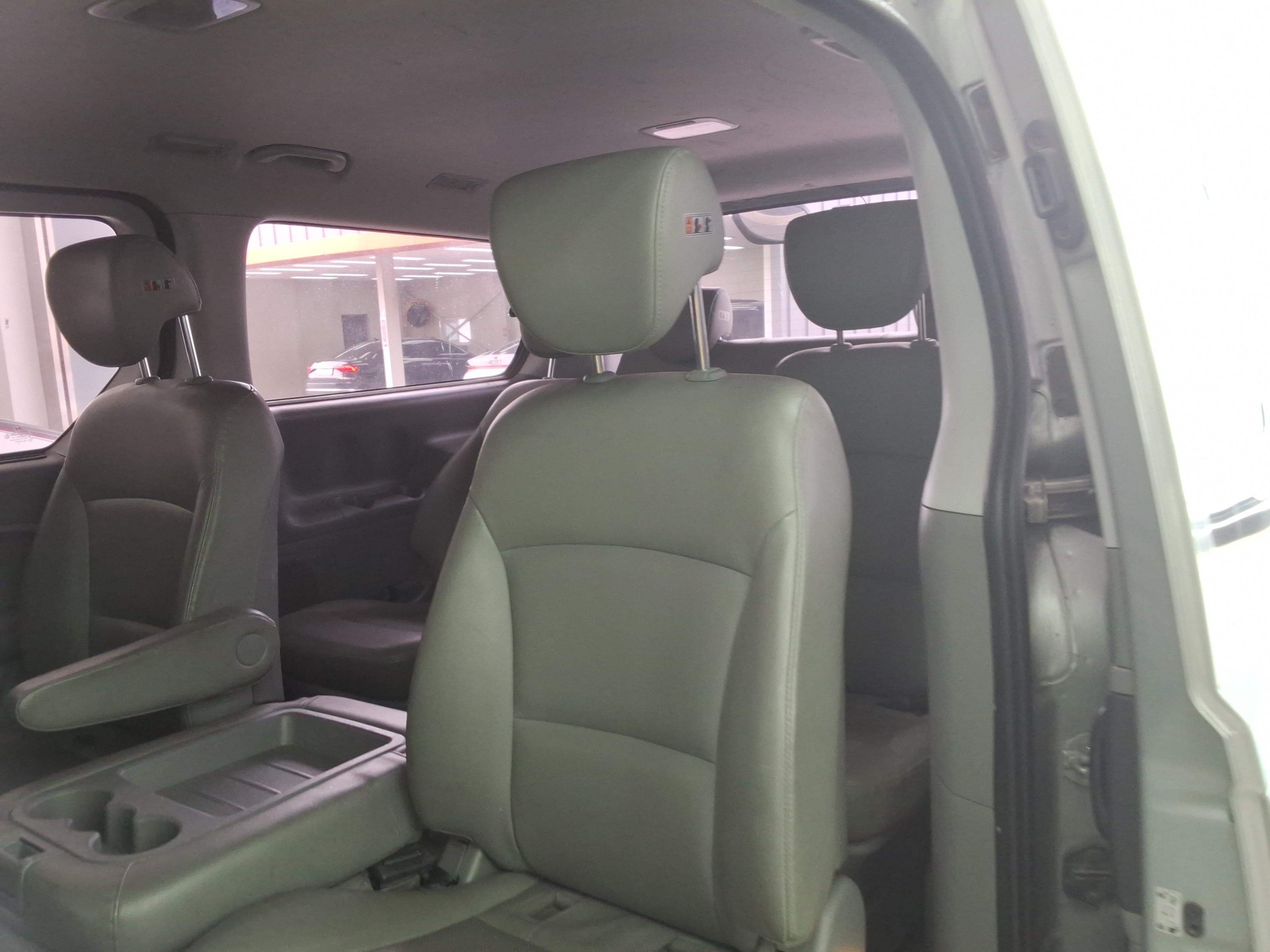 Hyundai Grand Starex 2019 - Image 12