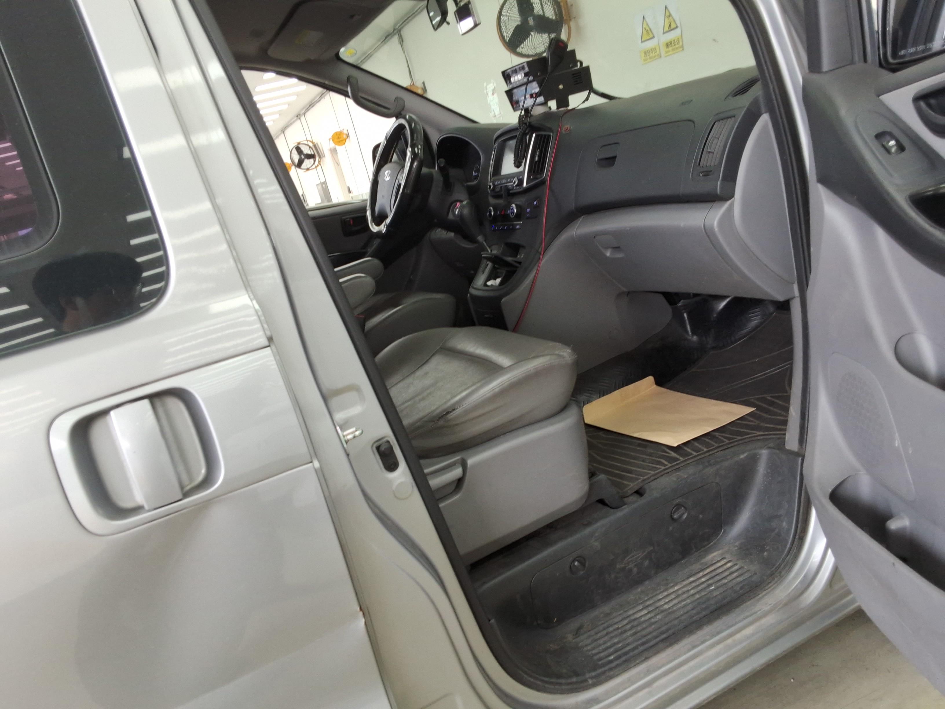 Hyundai Grand Starex 2019 - Image 14