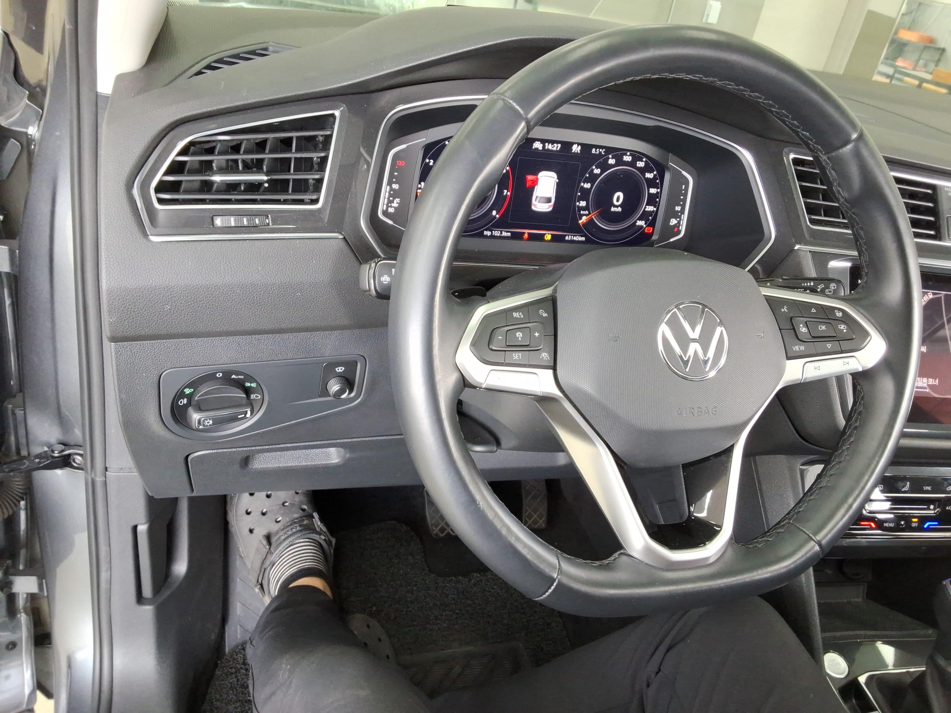 Volkswagen Tiguan - 17