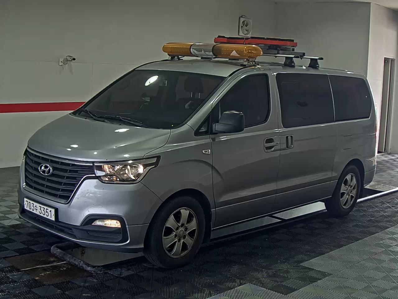 Hyundai Grand Starex