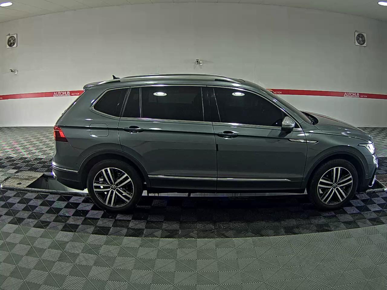 Volkswagen Tiguan - 3
