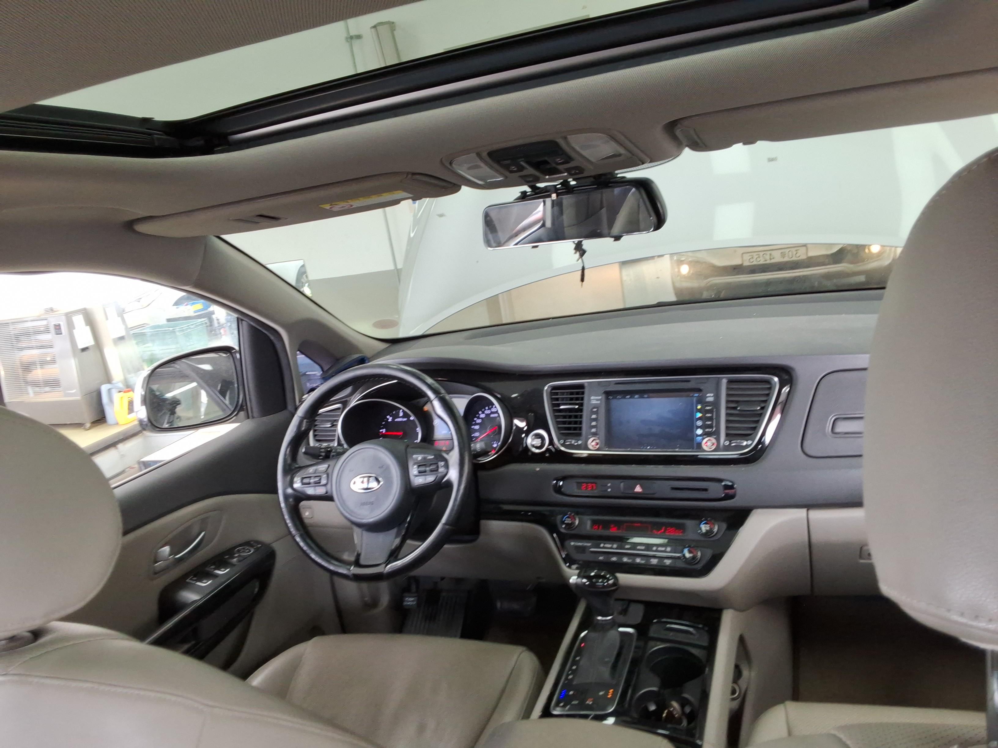 Kia SEDONA 2015 - Image 13