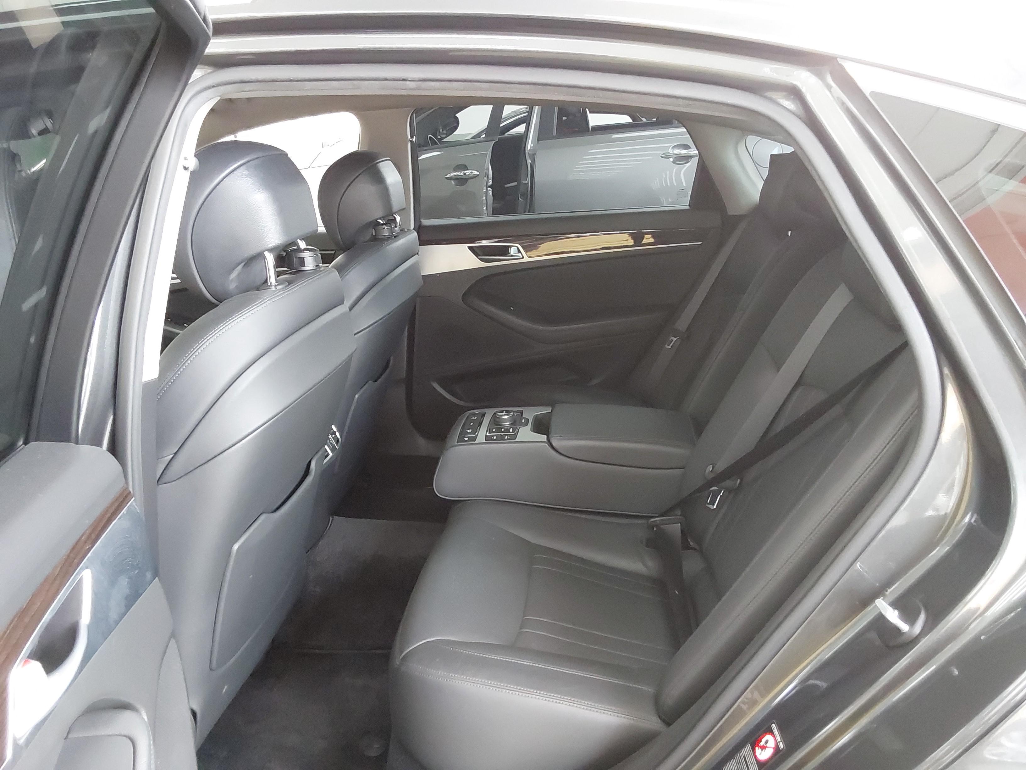 Genesis G80 2018 - Image 11