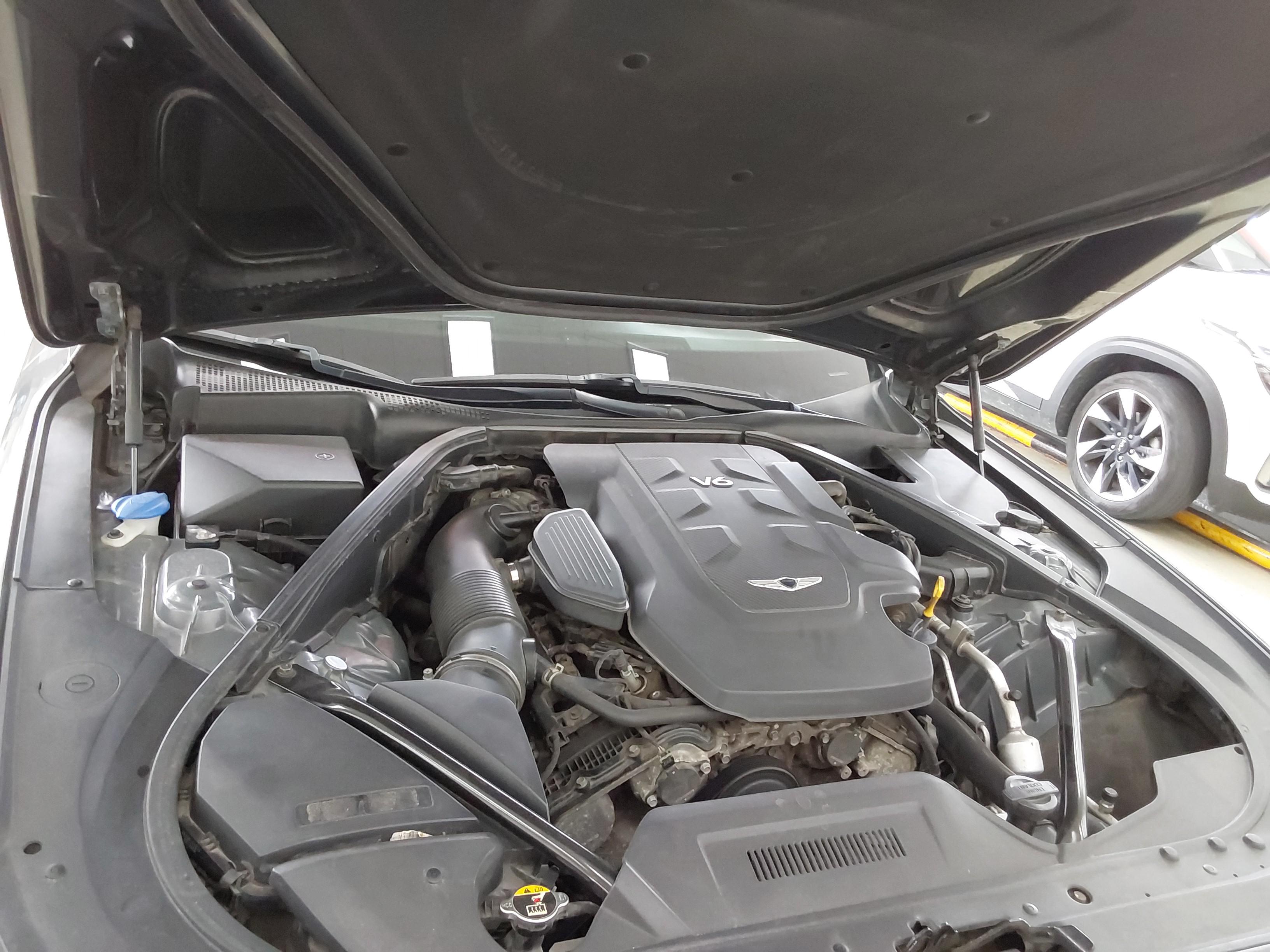 Genesis G80 2018 - Image 15
